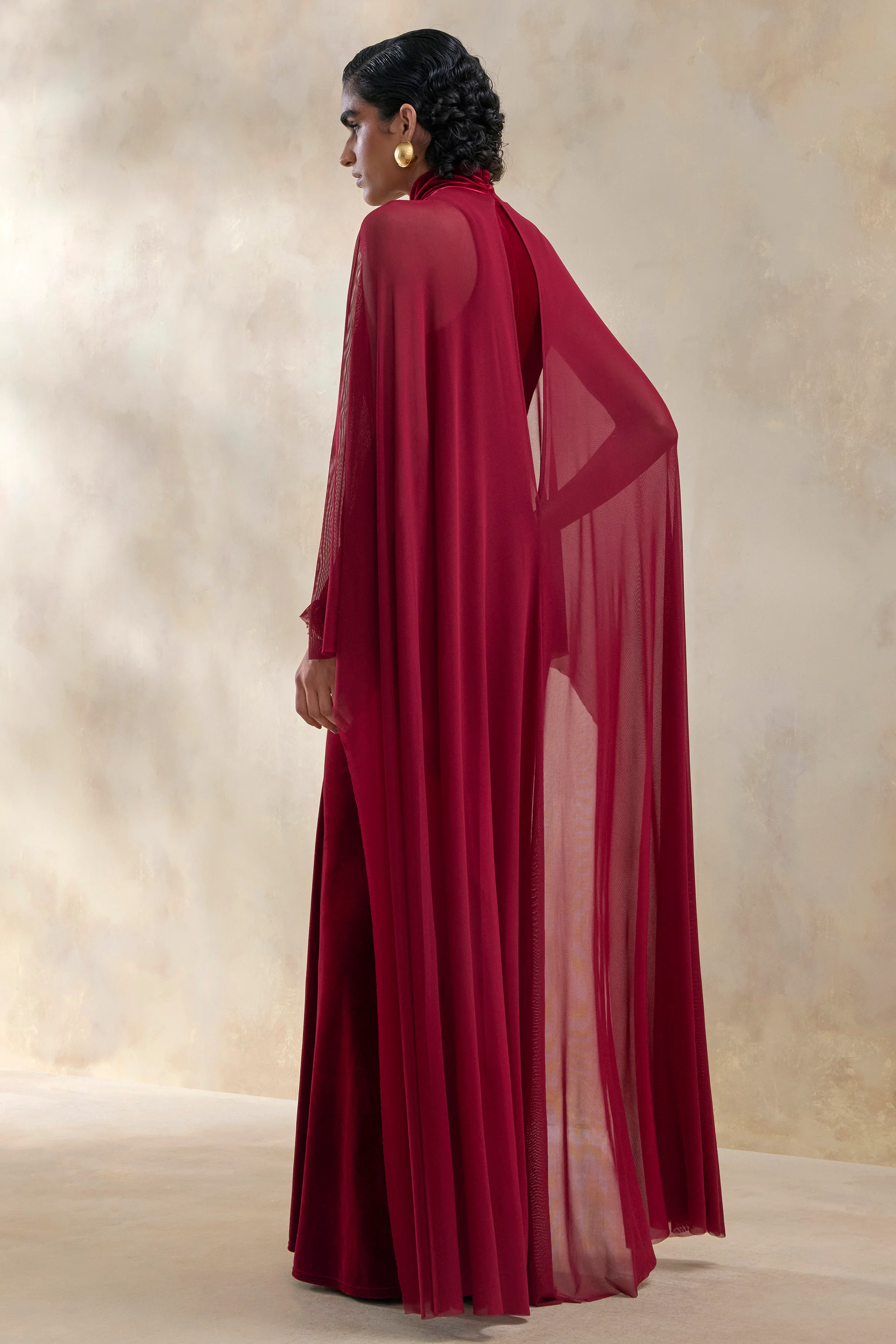 Adoring | Robe longue en velours bordeaux à haute encolure - Image 2