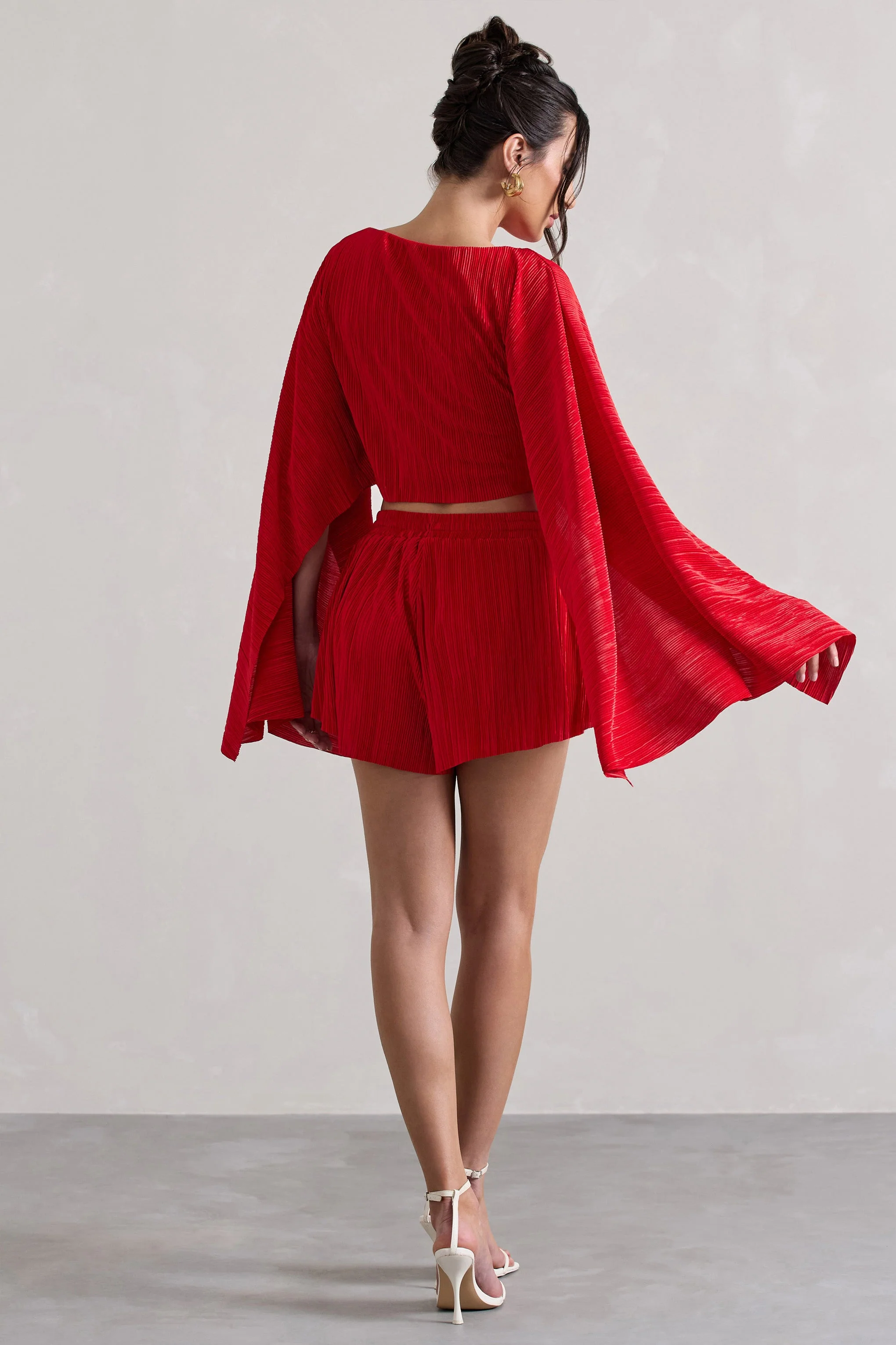 Aflame | Short rouge plissé à taille nouée - Image 2