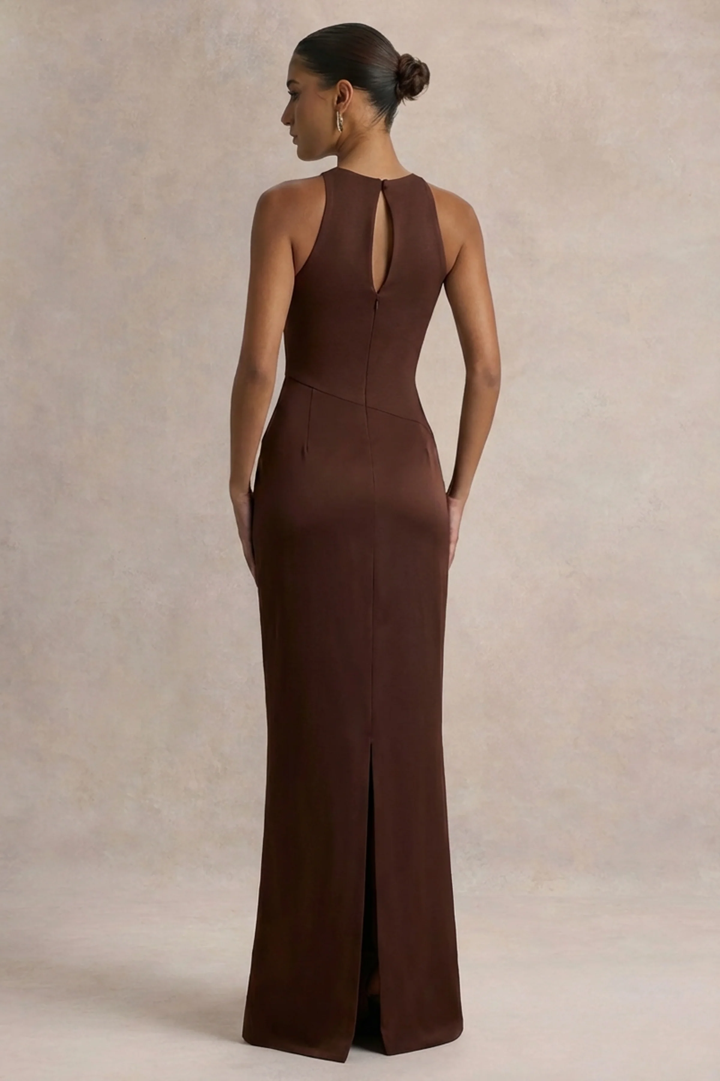 Akari | Robe longue marron à col rond avec jupe en satin - Image 2