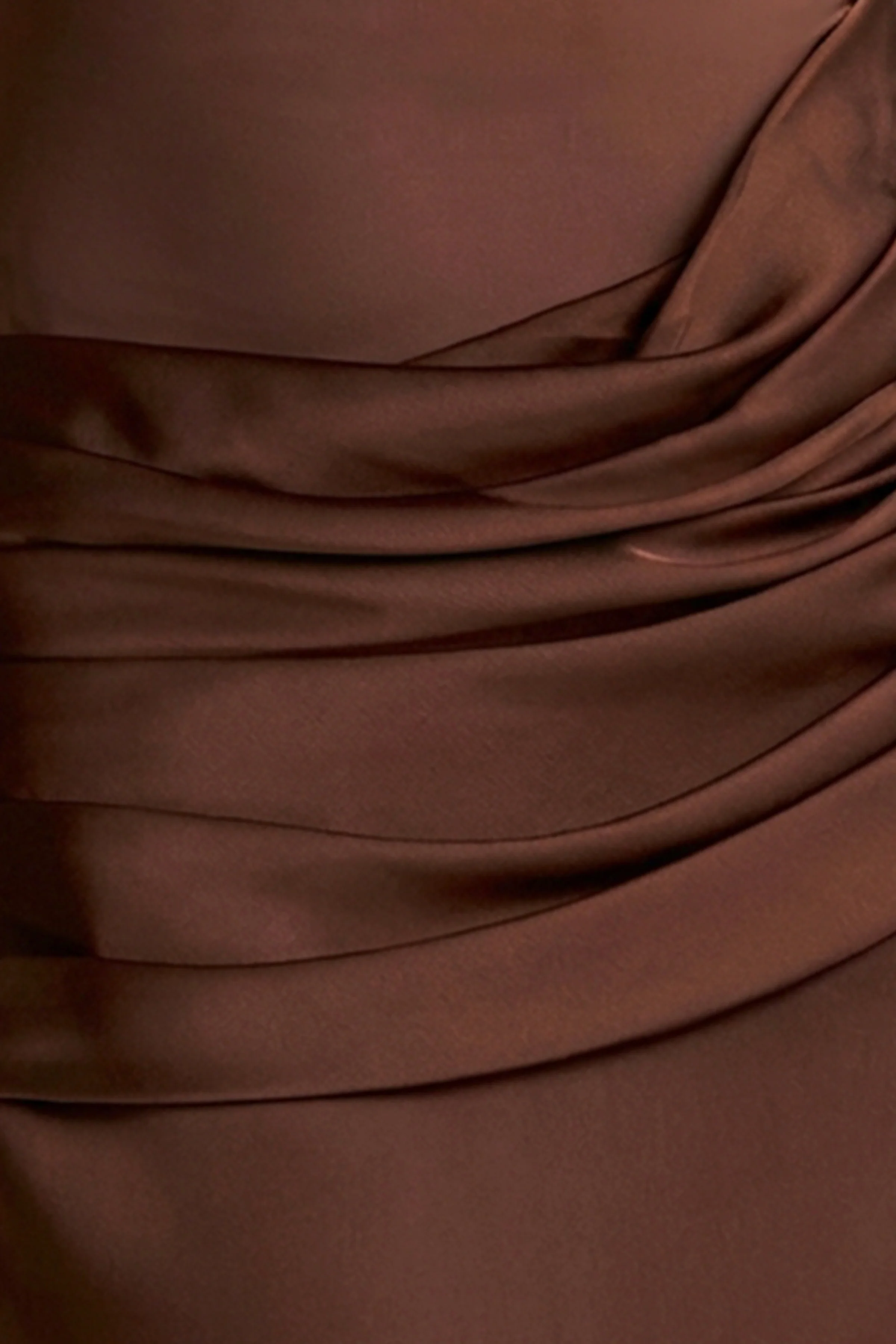 Akari | Robe longue marron à col rond avec jupe en satin - Image 6