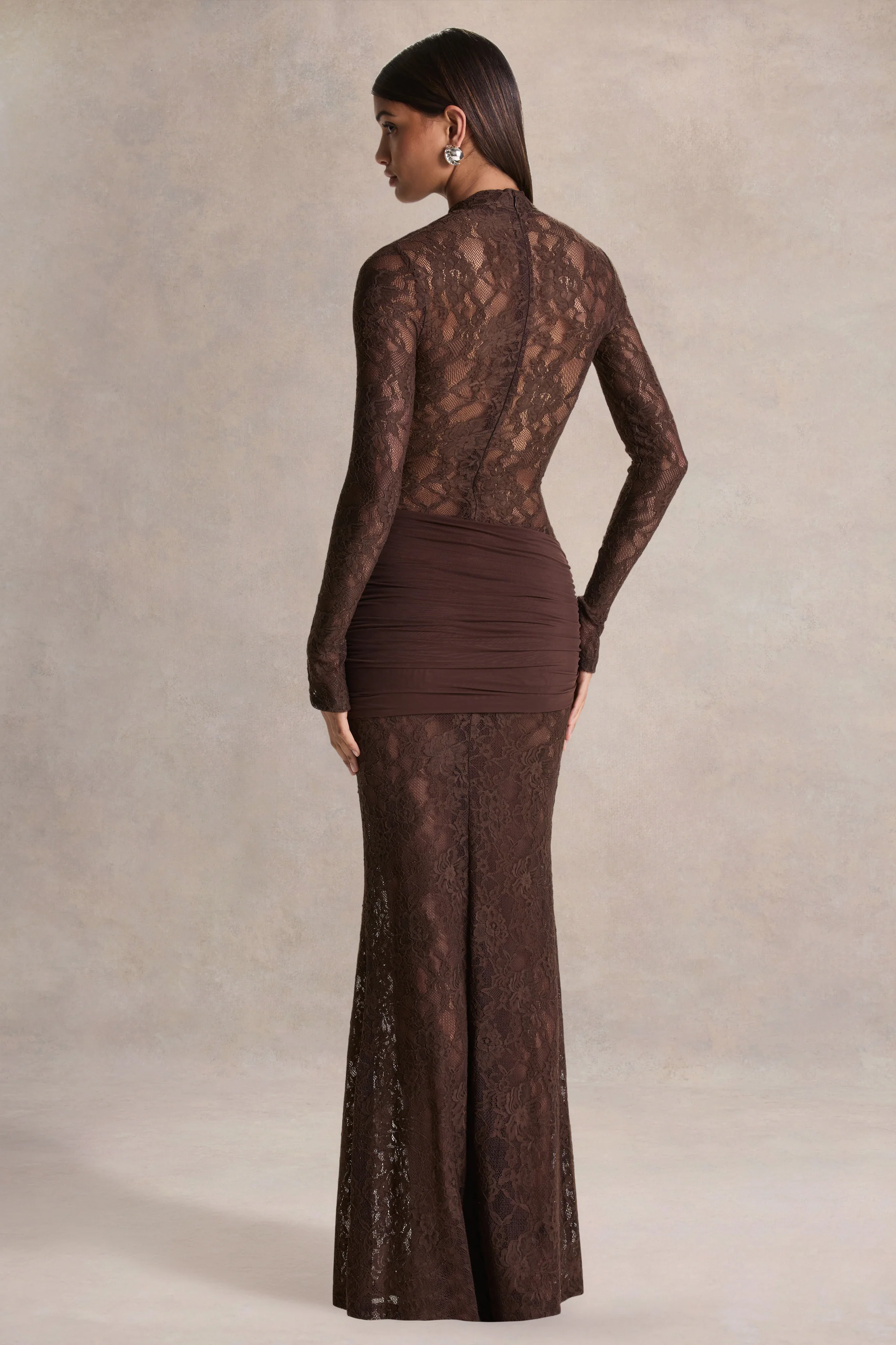 Akira | Robe longue en dentelle marron avec détail ceinture drapée - Image 2