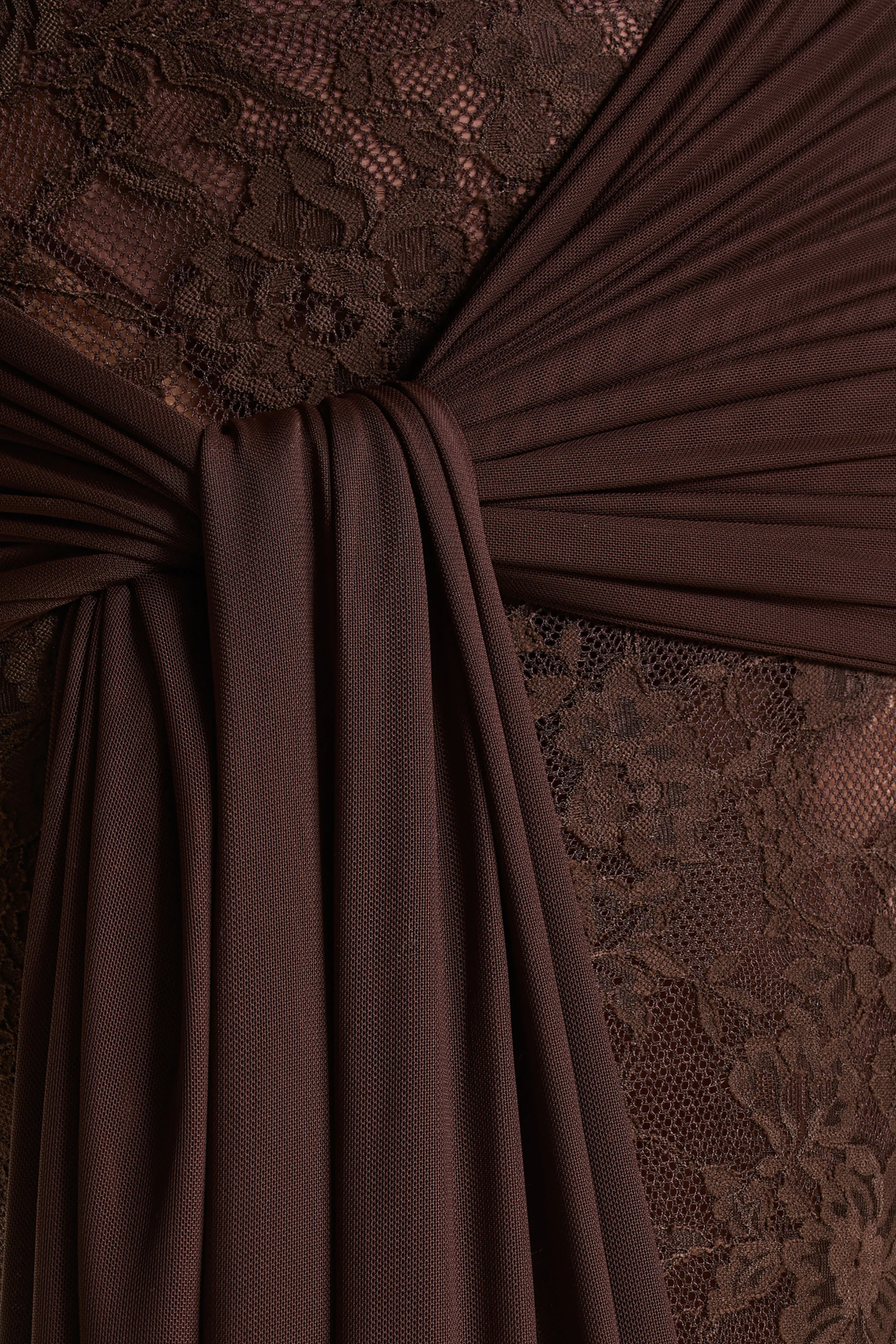 Akira | Robe longue en dentelle marron avec détail ceinture drapée - Image 6