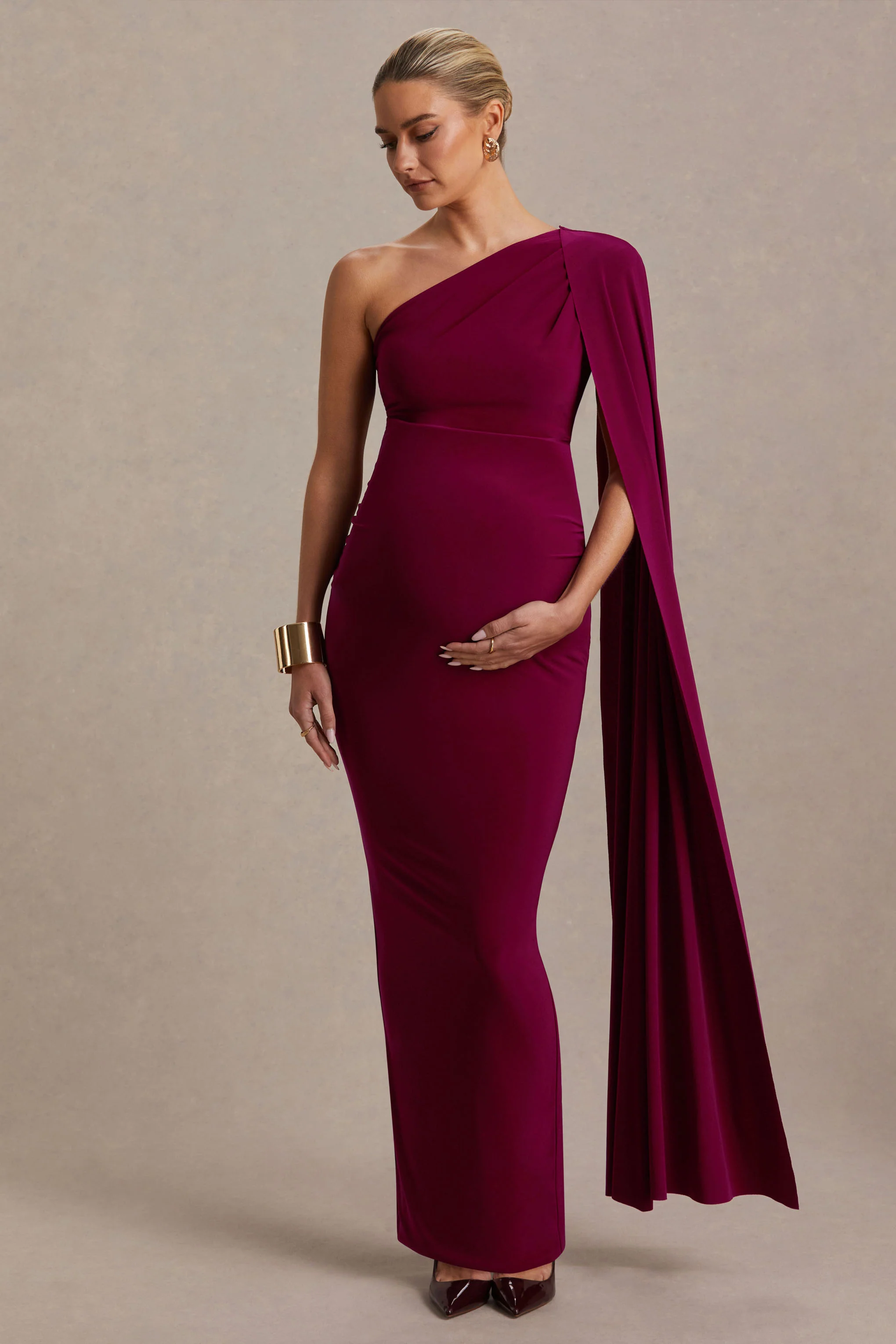 Amaryllis | Robe longue de maternité couleur baies asymétrique à une épaule avec manche cape