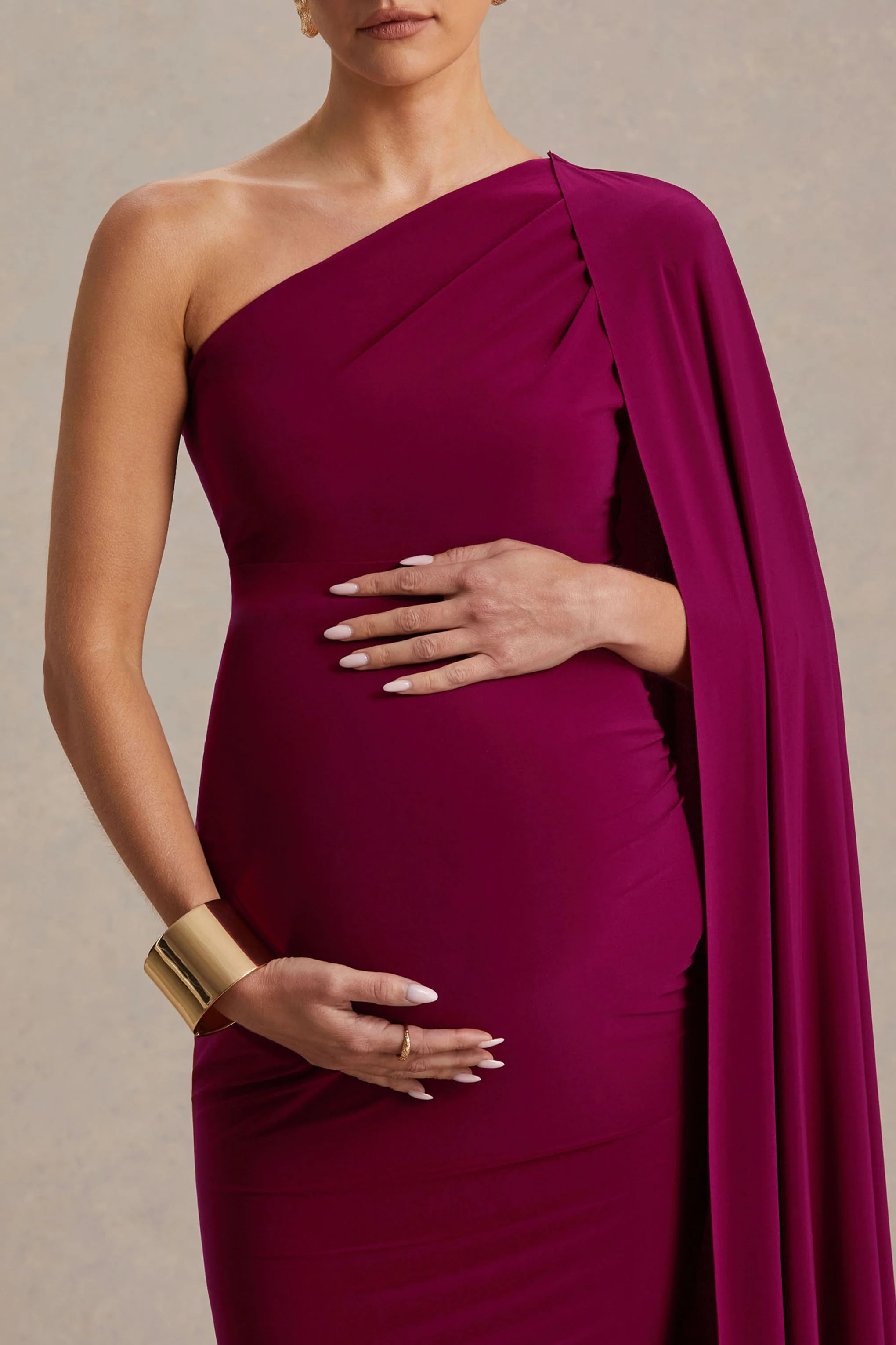 Amaryllis | Robe longue de maternité couleur baies asymétrique à une épaule avec manche cape - Image 6