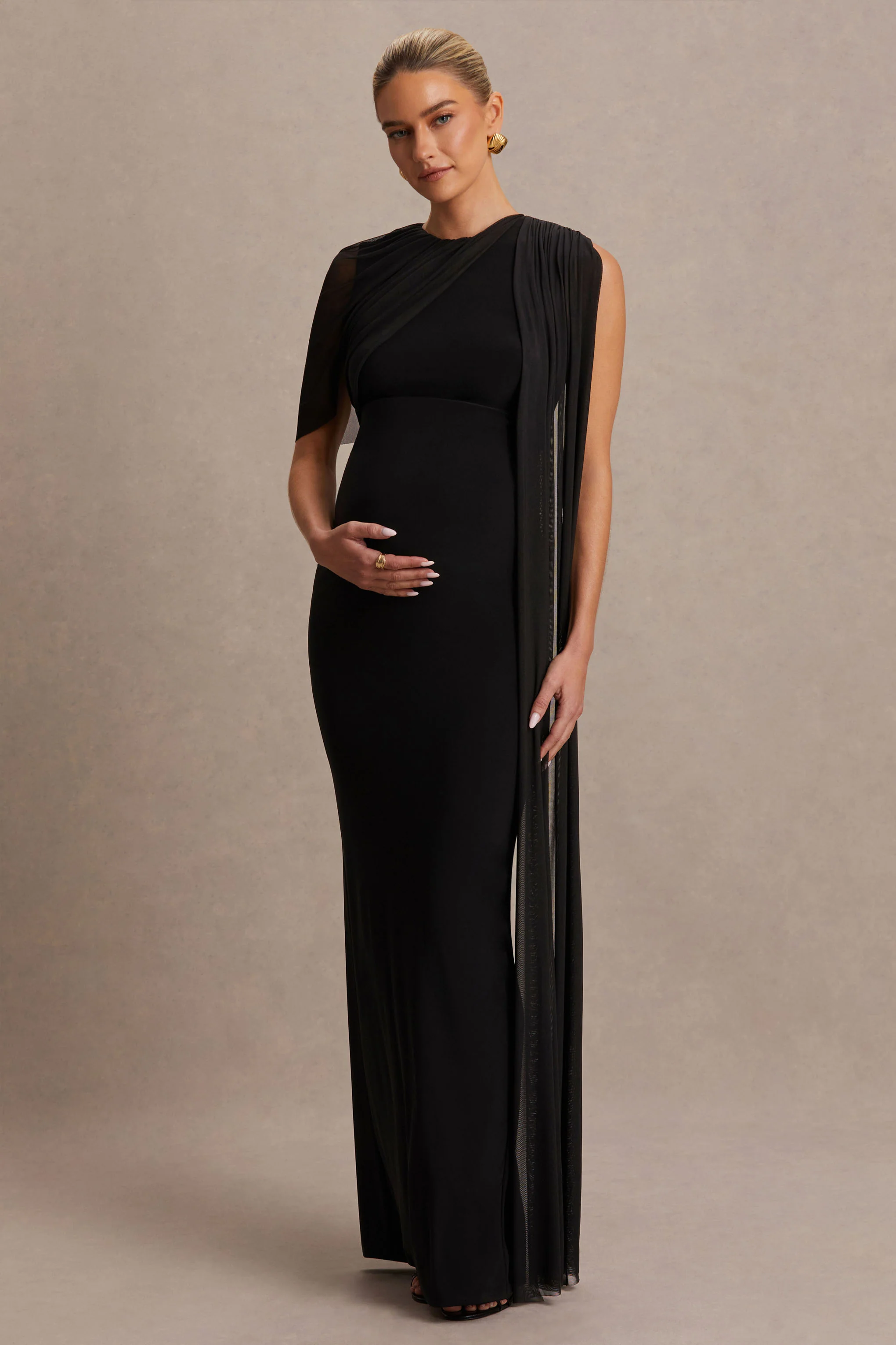 Amelise | Robe de maternité longue noire à col montant avec manche cape en mesh et ceinture fluide - Image 4