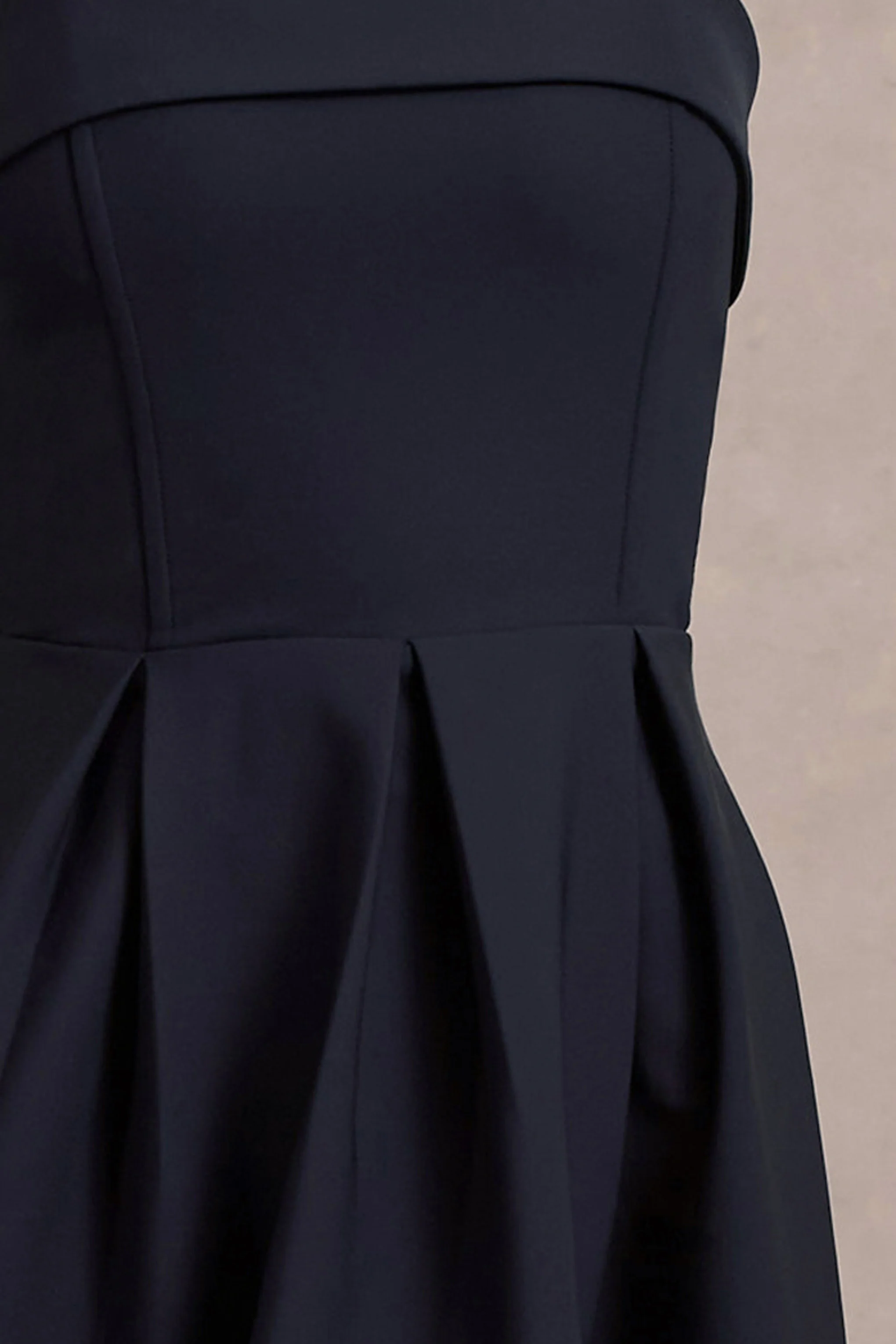 Annalise | Robe Mi-Longue Bleu Marine Évasée à Bandeau - Image 6