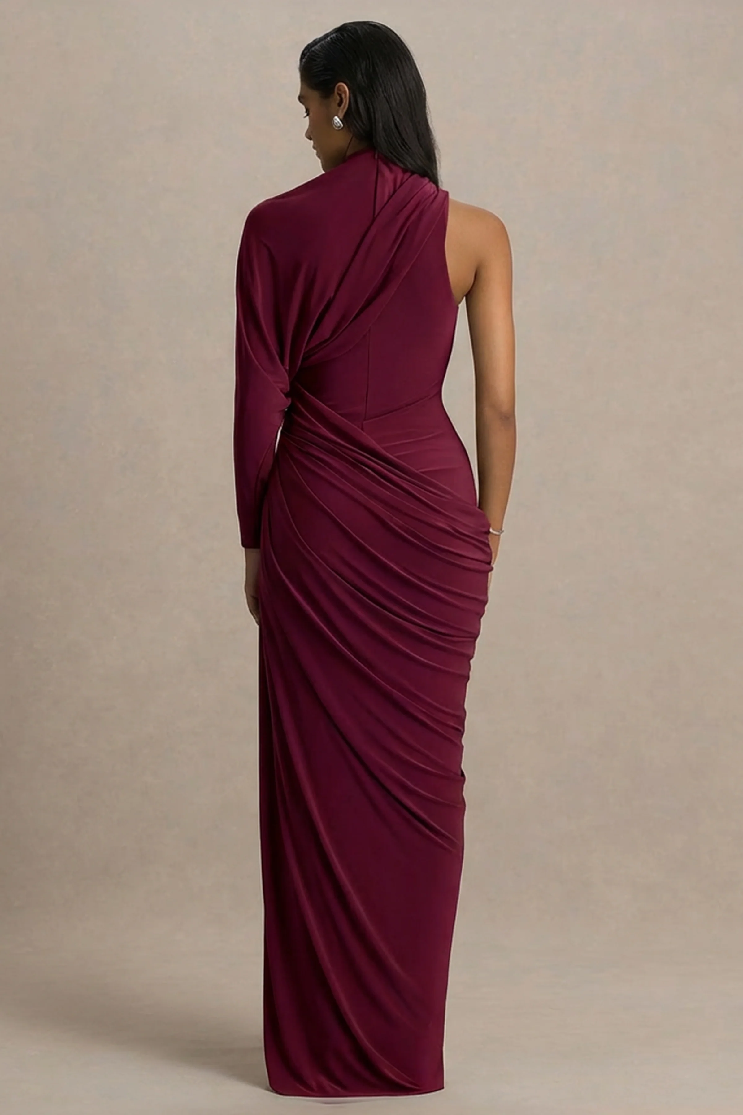 Aphra | Robe longue bordeaux à haute encolure et manche cape - Image 2