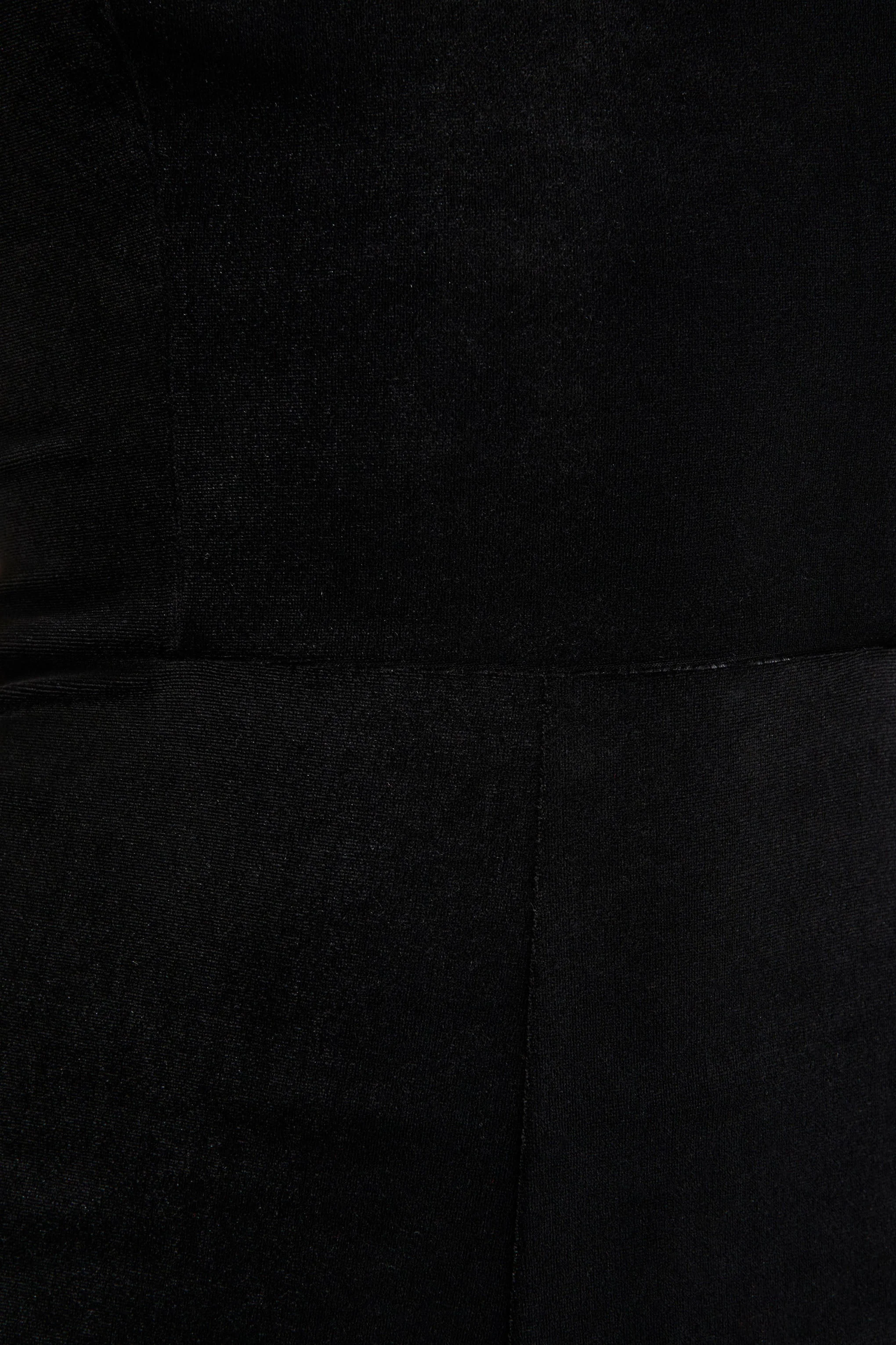 Arcane | Combinaison noire en velours à encolure bandeau avec écharpe - Image 6