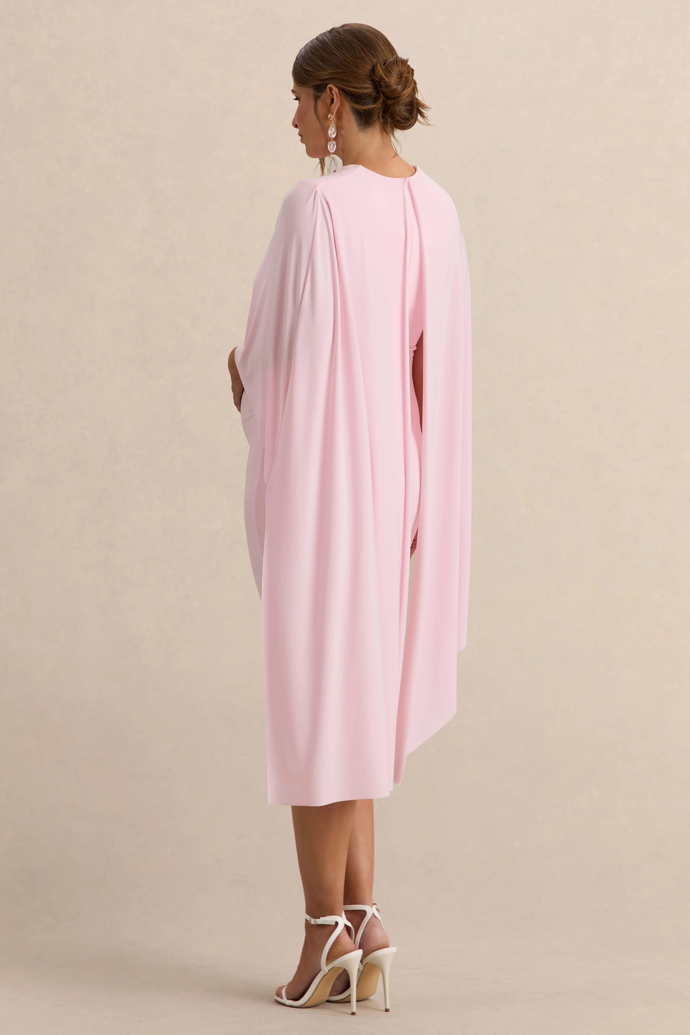 Arwen | Robe de grossesse mi-longue rose clair à encolure ronde avec détail de cape - Image 2