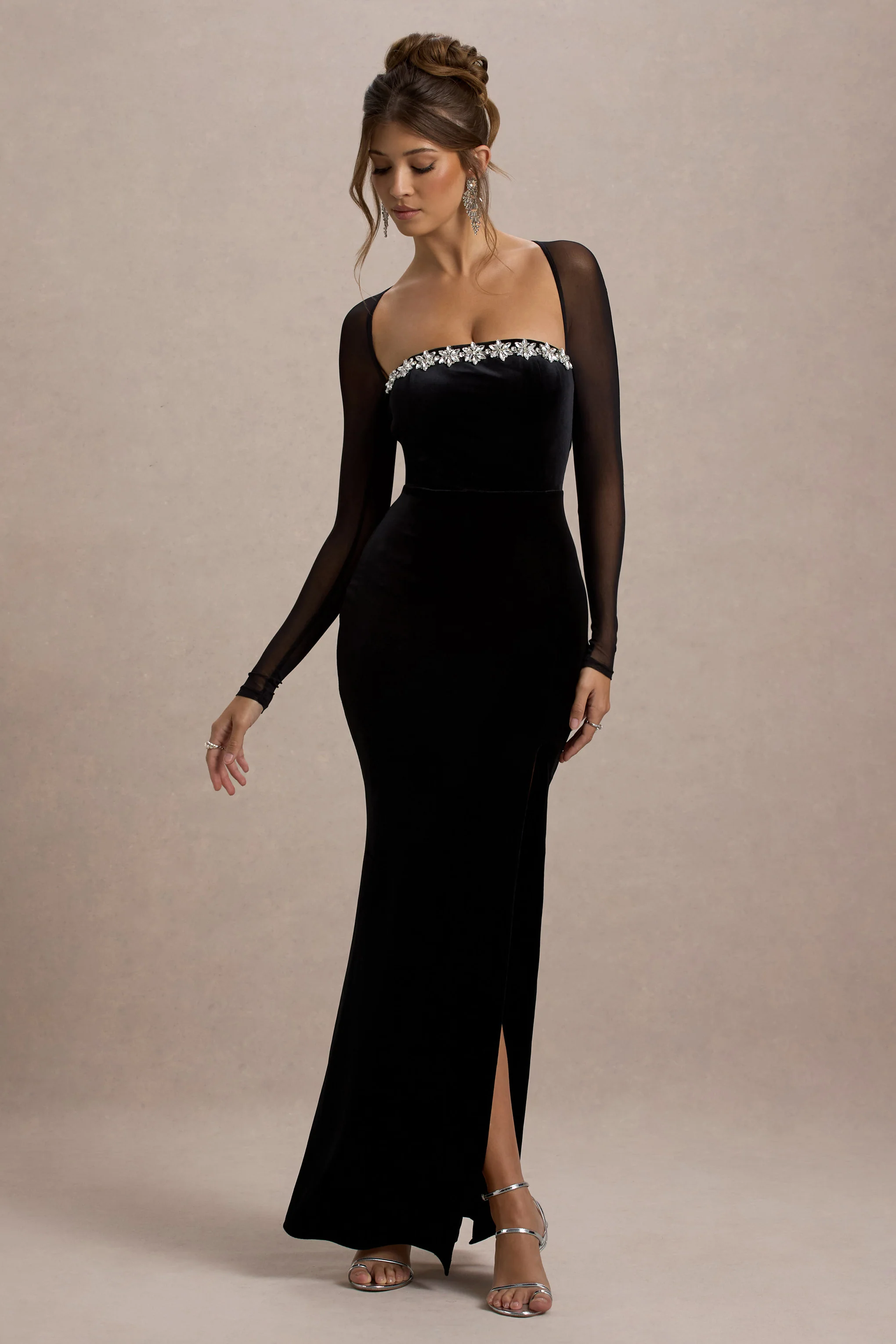 Ashby | Robe longue fendue à encolure carrée ornée en velours noir - Image 5