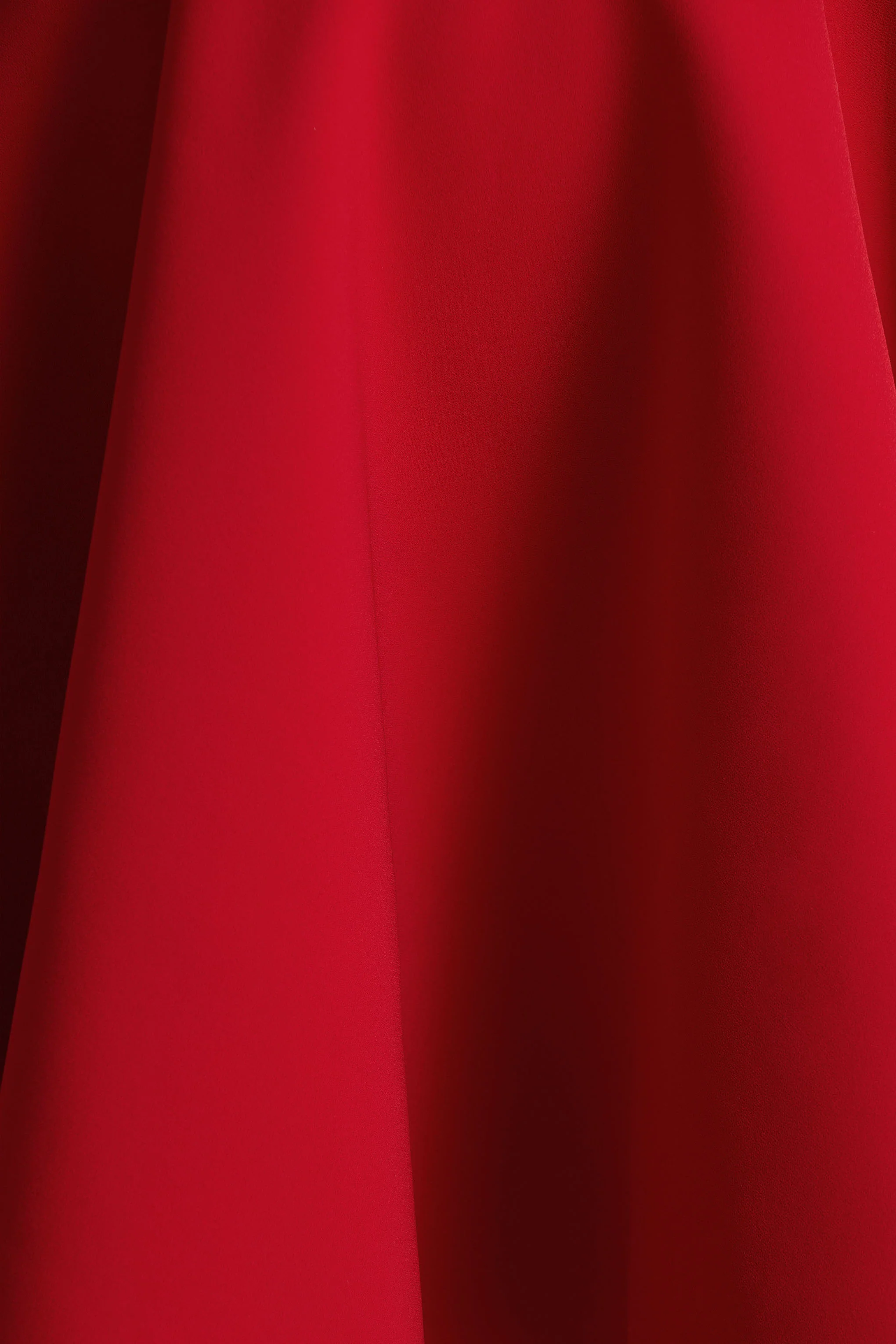 Astonish | Mini-robe rouge à manches longues ornée et jupe volumineuse - Image 6