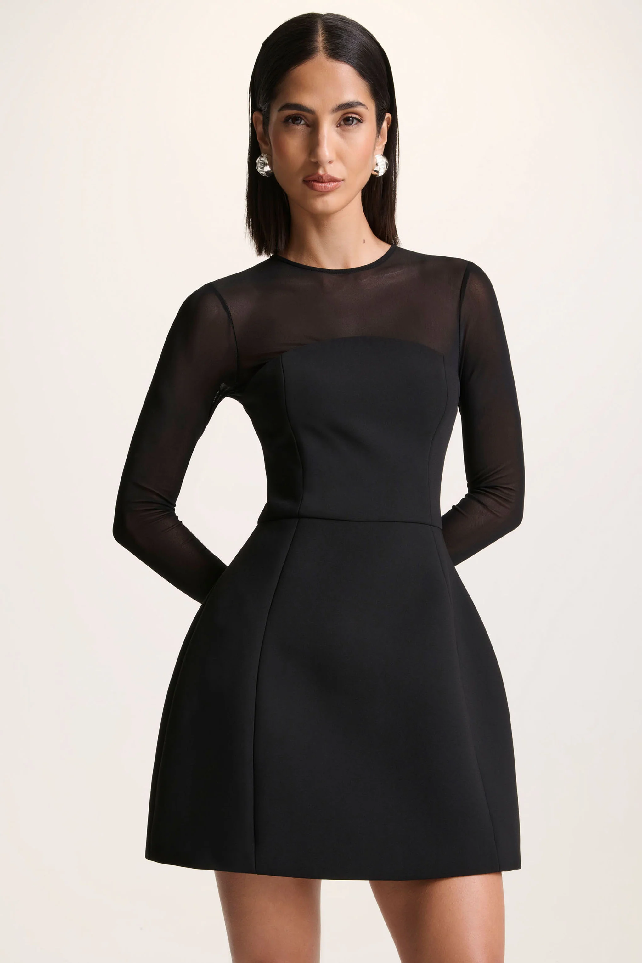 Aviana | Mini-robe noire en mesh à encolure ras-du-cou - Image 3