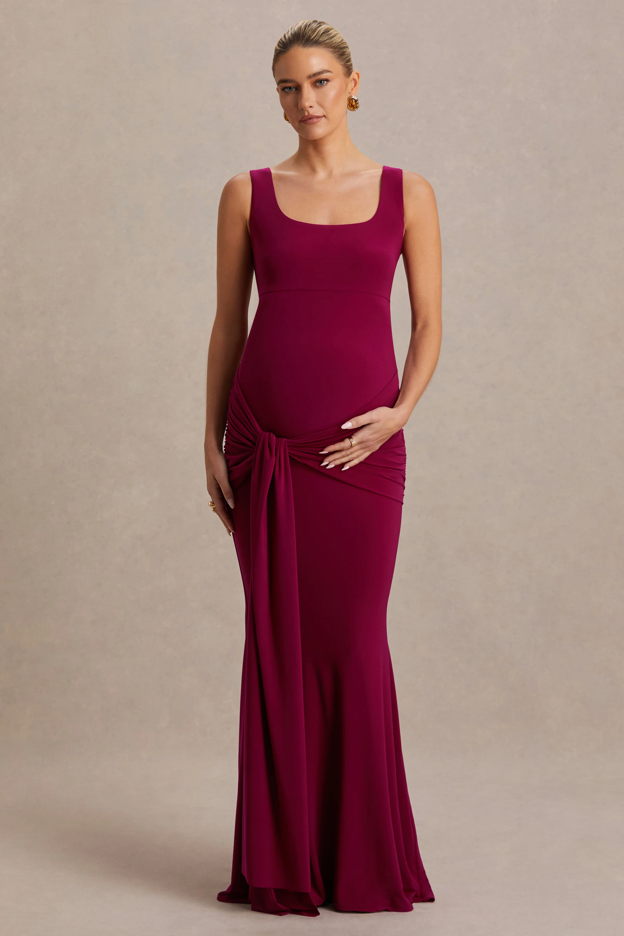 Baylin | Robe longue de maternité Bordeaux à encolure carrée avec fronces et détail d’écharpe - Image 7