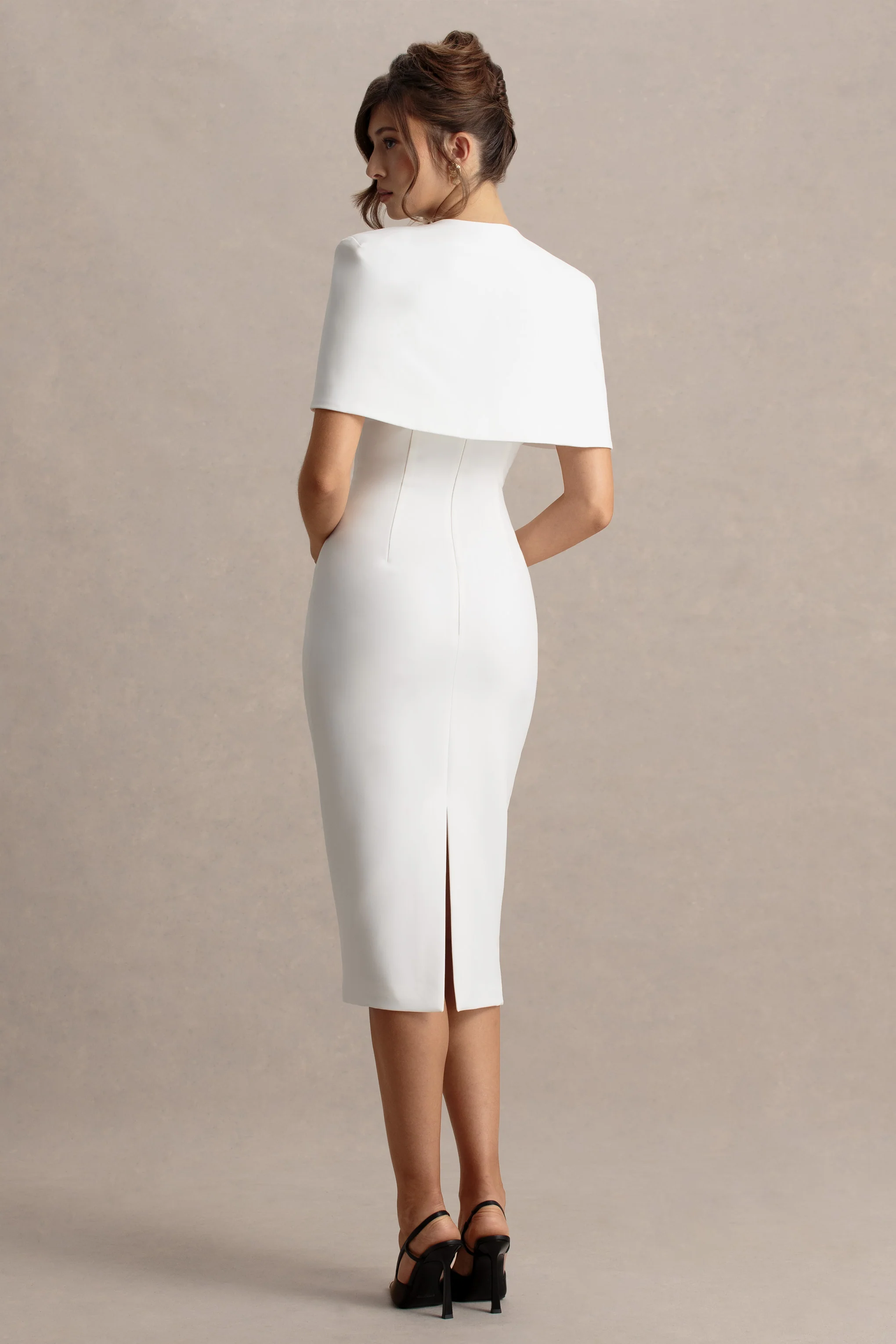 Baylor | Robe mi-longue blanche avec détail cape - Image 3