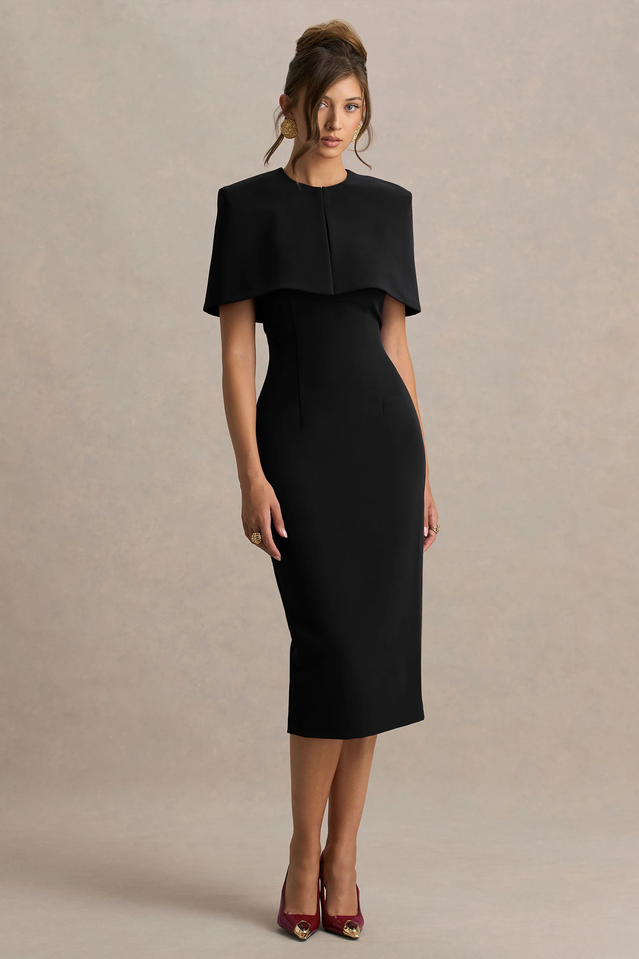Baylor | Robe mi-longue noire avec cape amovible