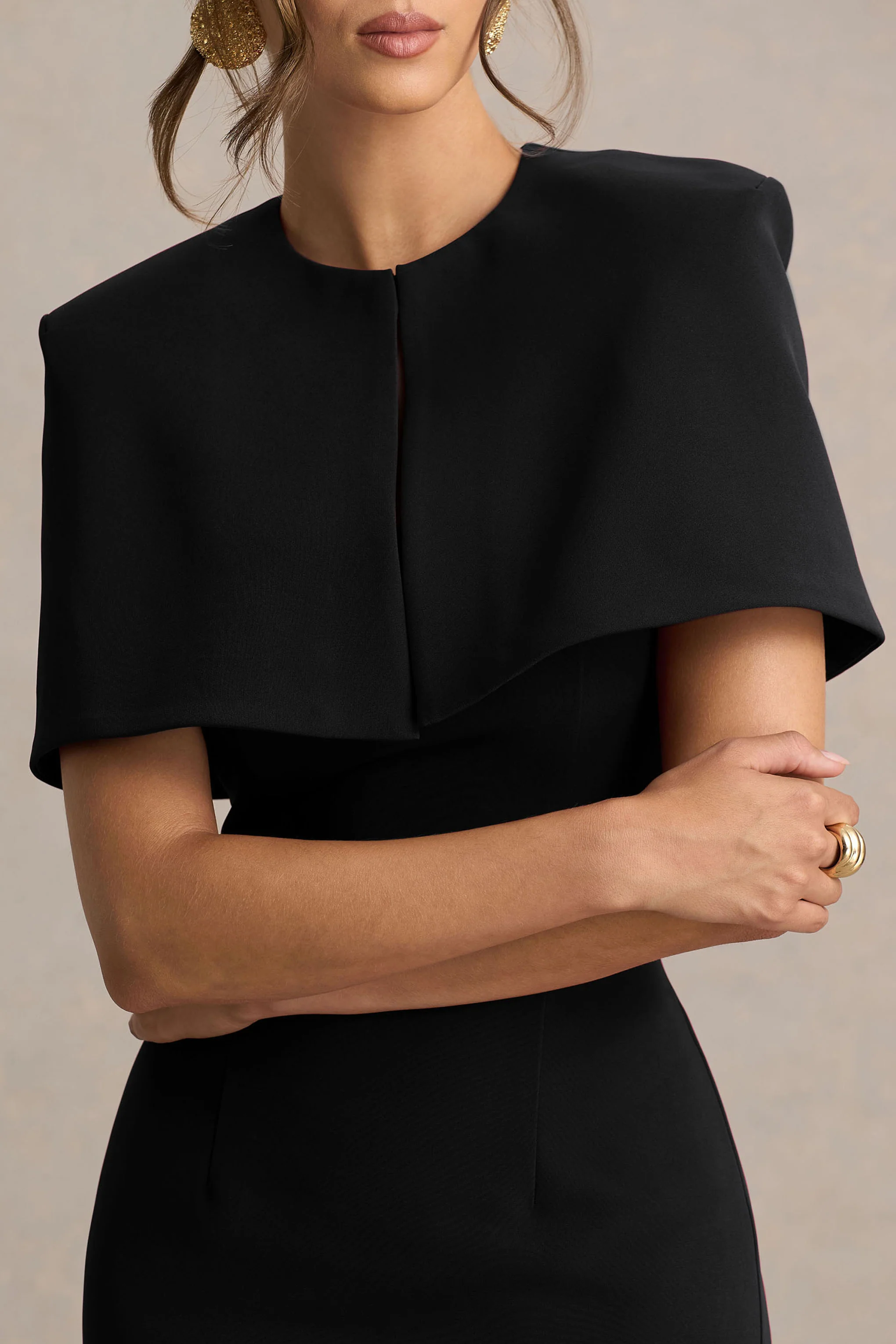 Baylor | Robe mi-longue noire avec cape amovible - Image 3