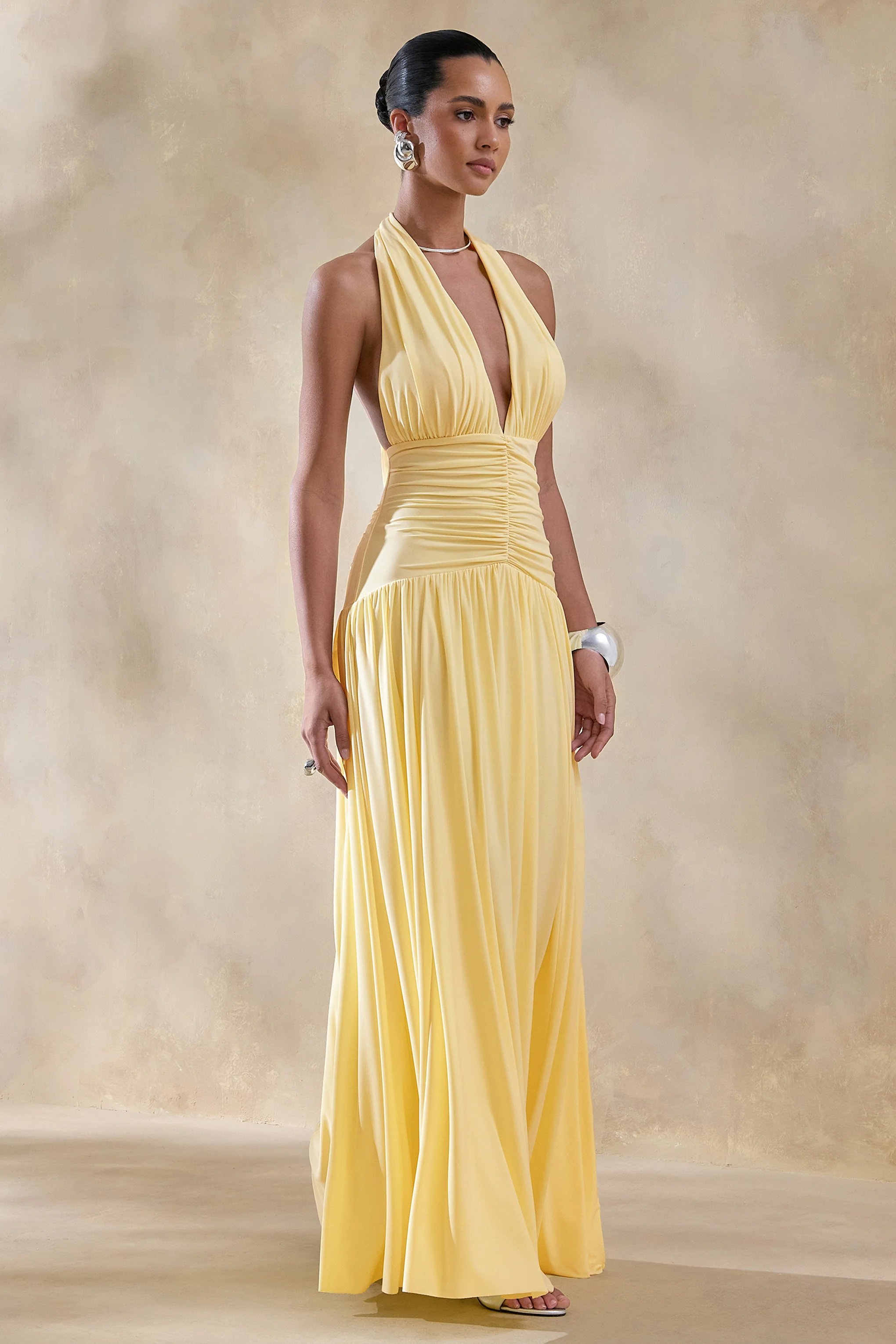 Bettina | Robe longue citron à décolleté plongeant avec détails froncés - Image 6