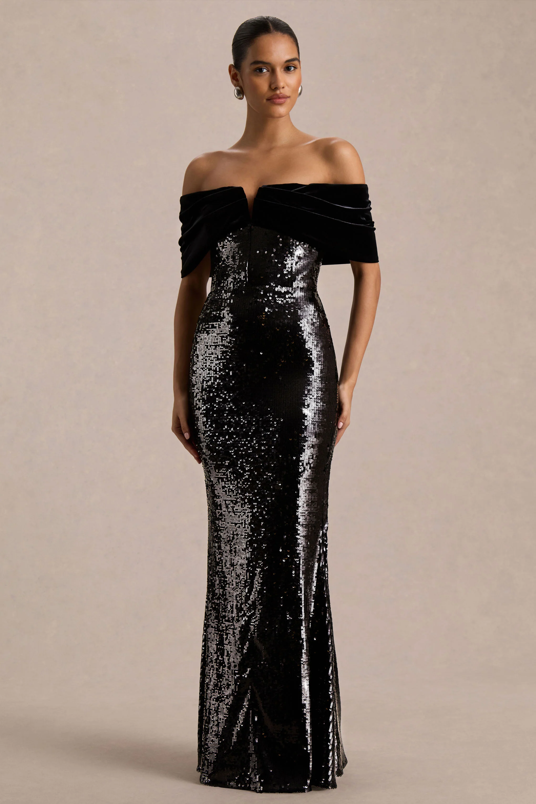 Bex | Robe Longue en Sequins Noirs à Encolure Bardot - Image 5
