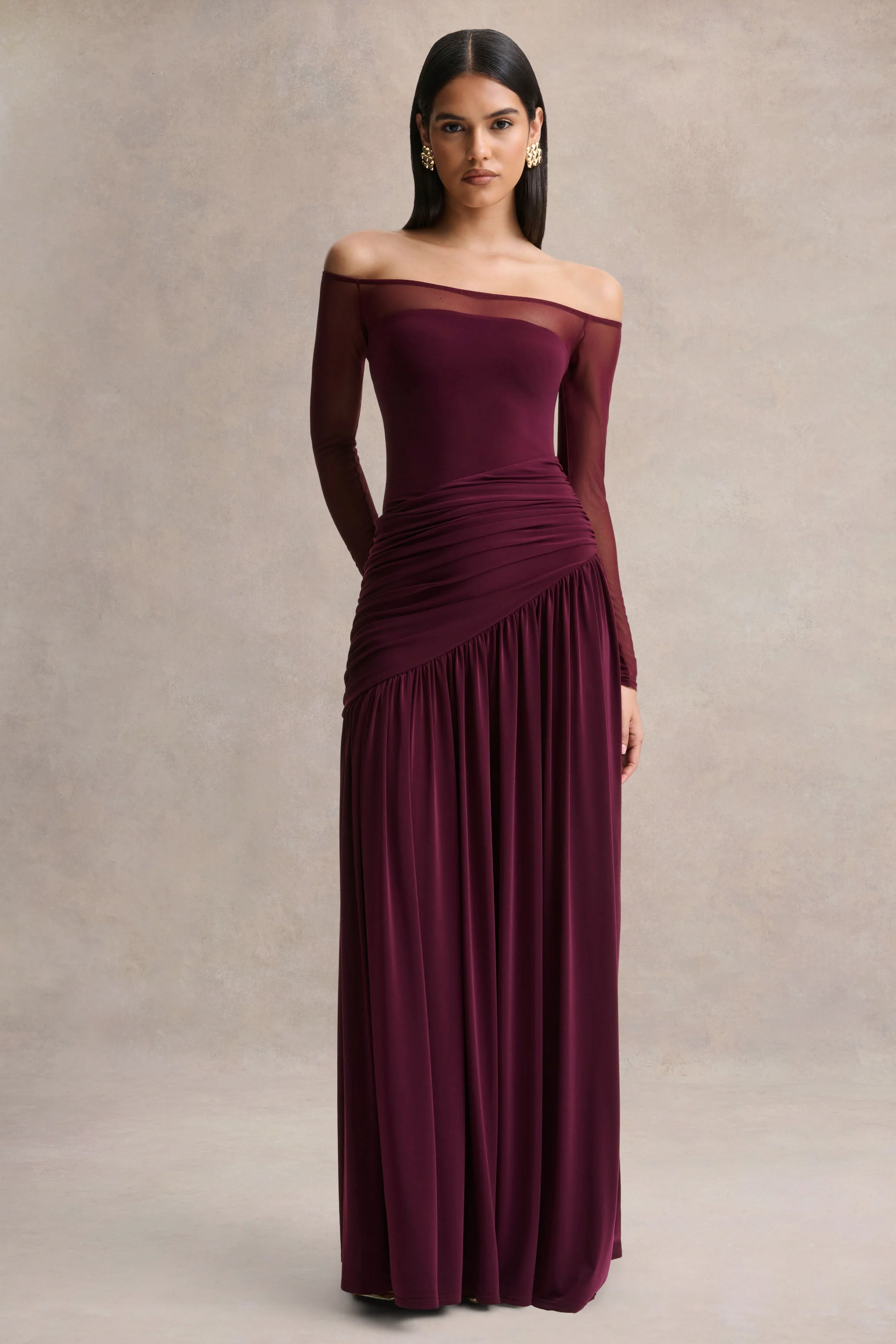 Bexley | Robe longue prune foncé à encolure Bardot avec manches en mesh - Image 4