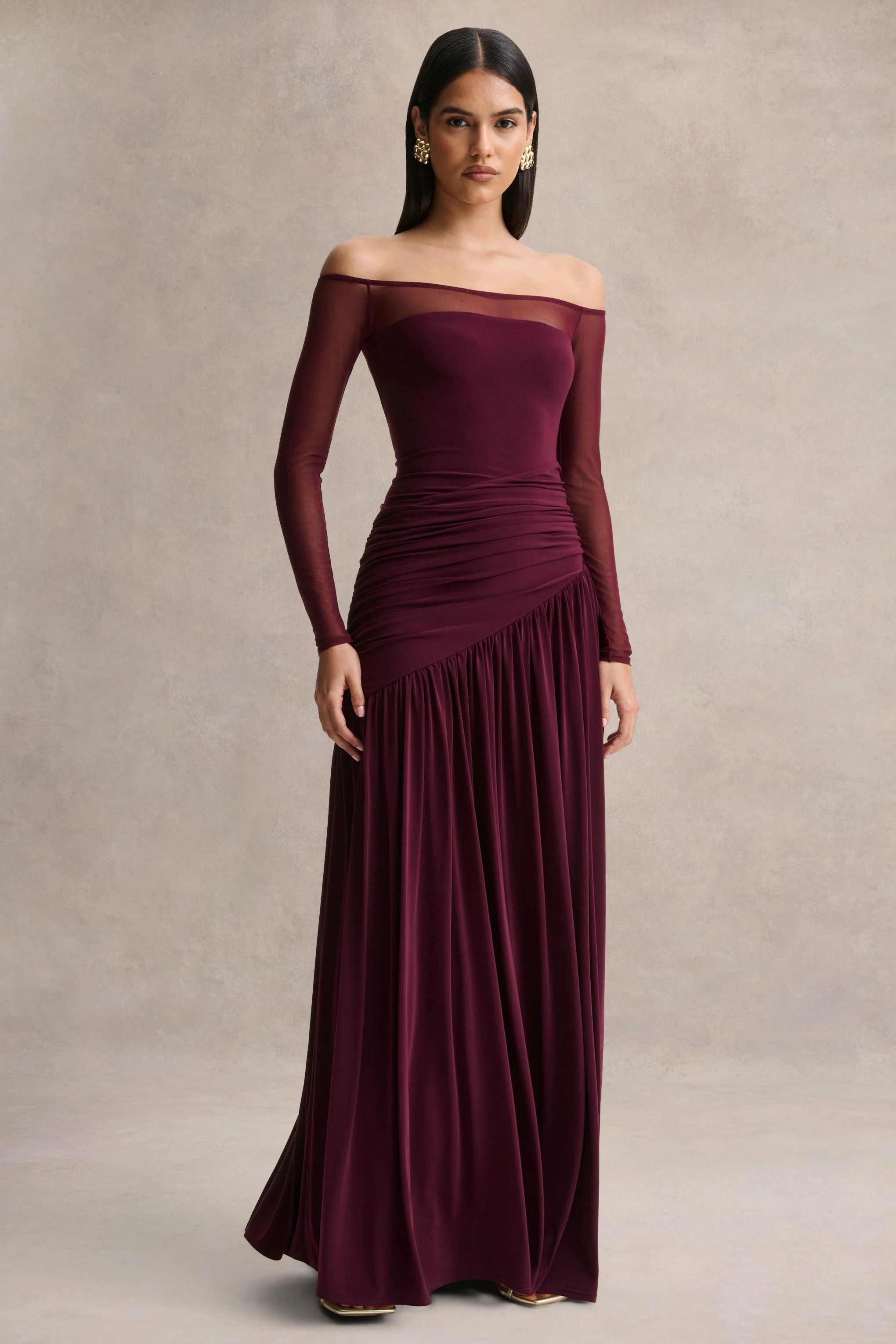 Bexley | Robe longue prune foncé à encolure Bardot avec manches en mesh - Image 5
