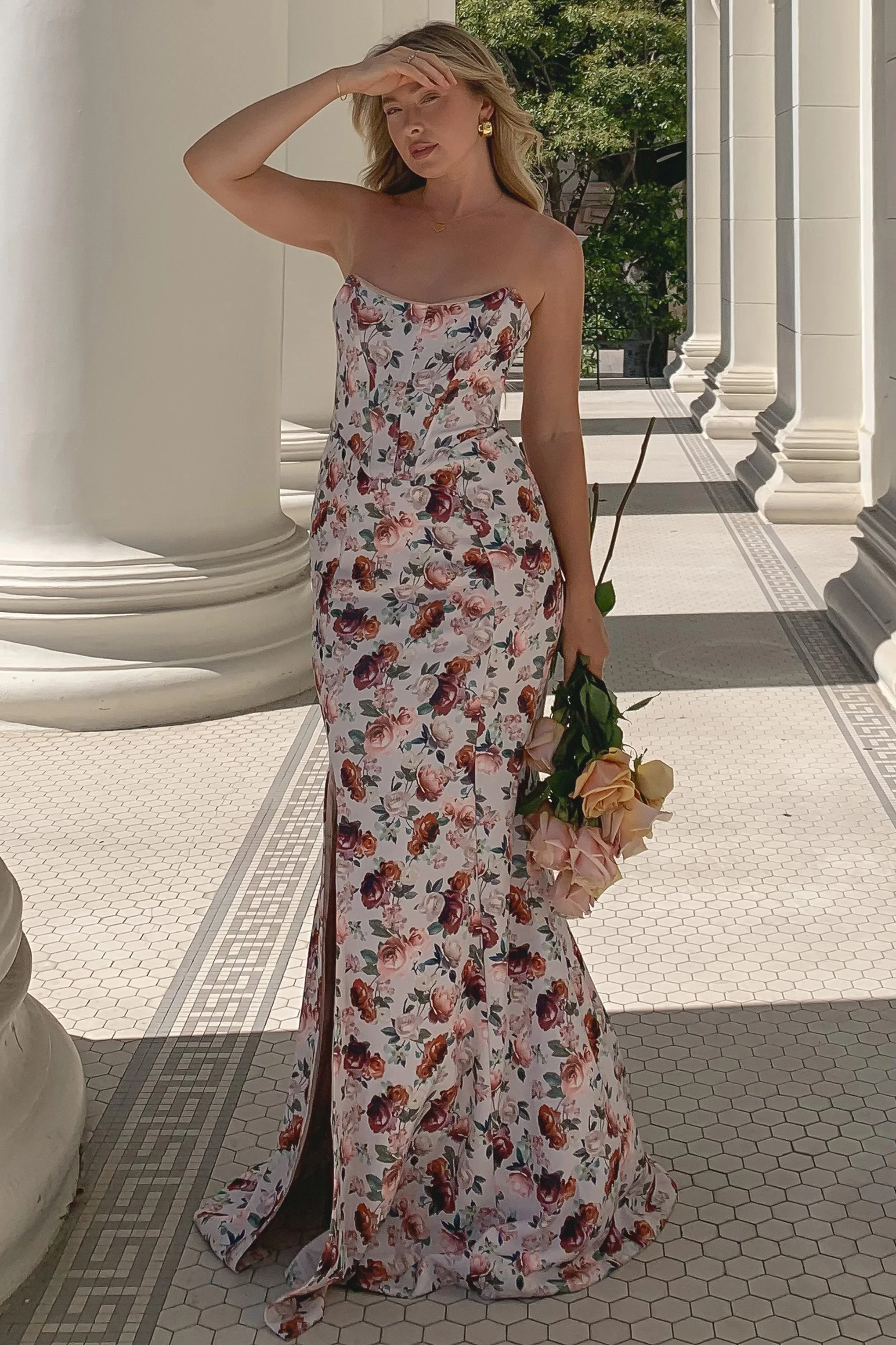 Blenheim | Robe longue moulante corset à fleurs blanche