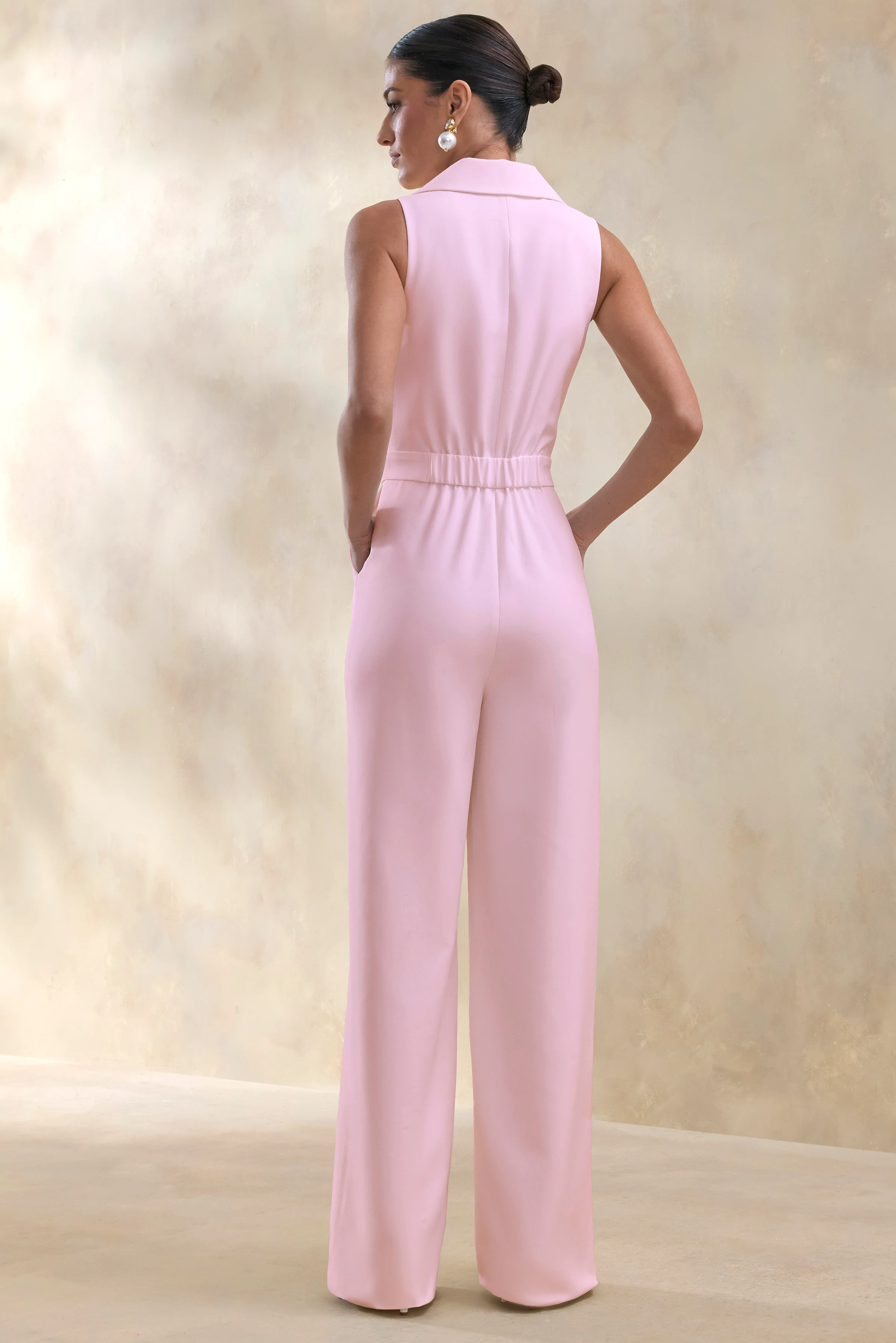 Brillora | Combinaison ajustée à décolleté plongeant en rose clair - Image 2