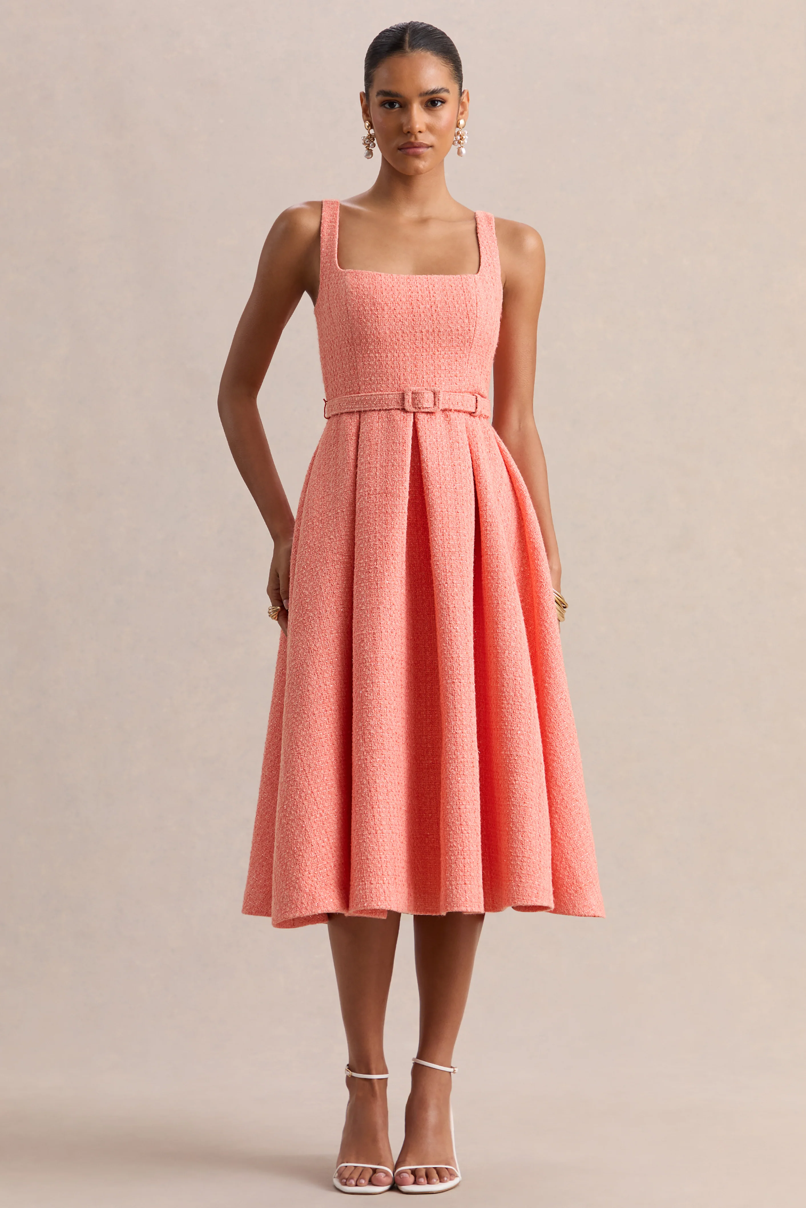 Camoria | Robe mi-longue en bouclé corail à encolure carrée