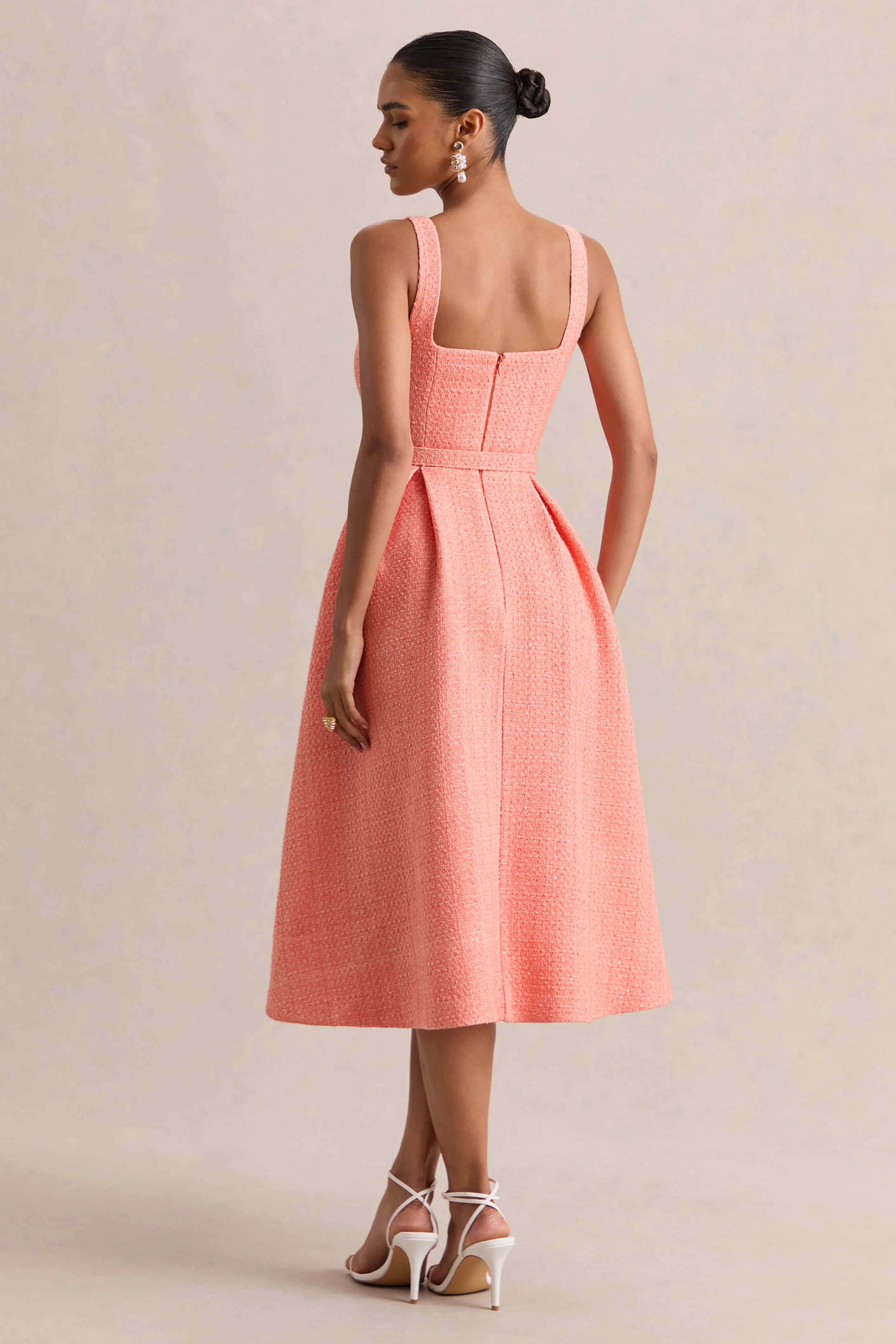 Camoria | Robe mi-longue en bouclé corail à encolure carrée - Image 2