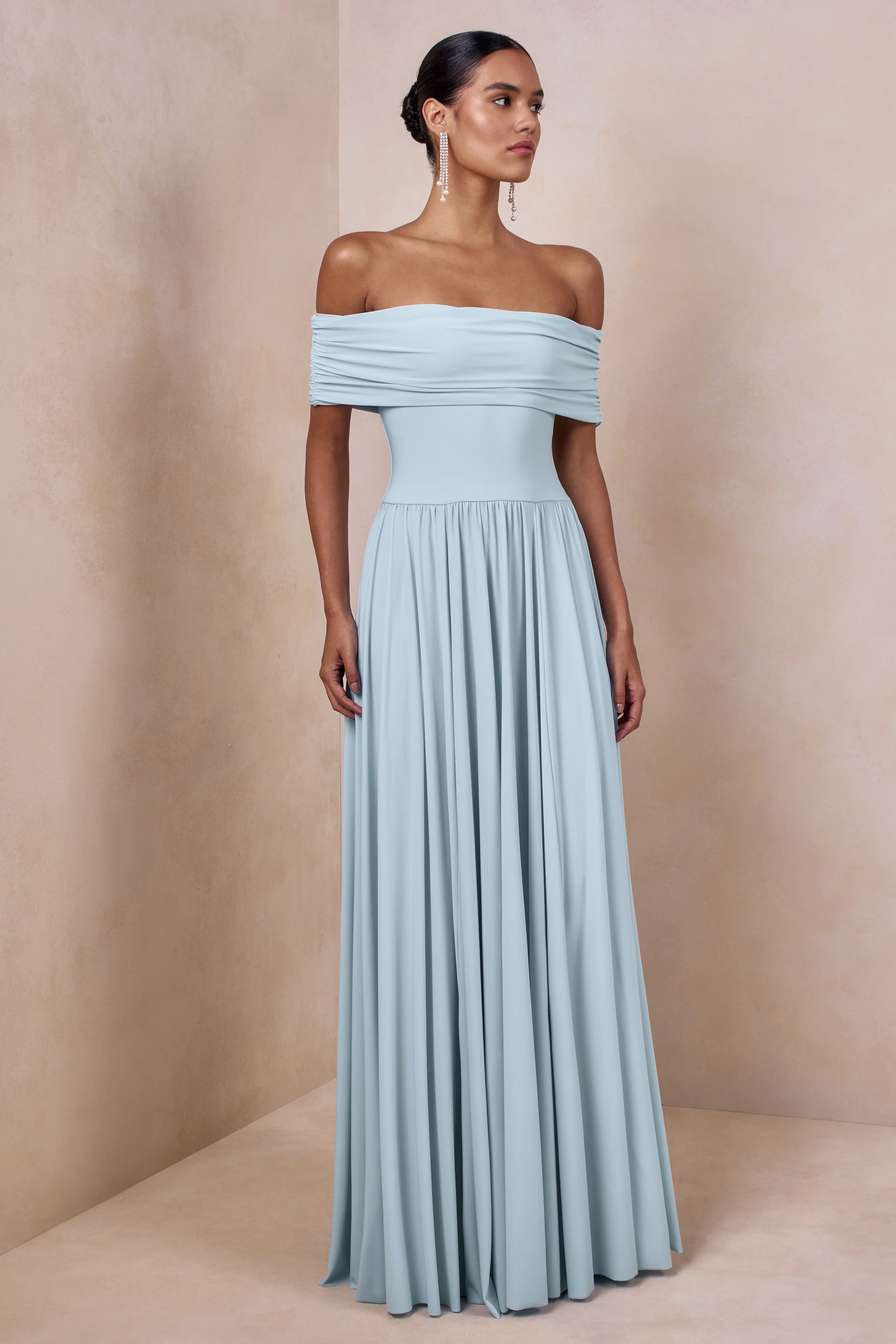 Cindie | Robe longue bleu poudré à col bardot