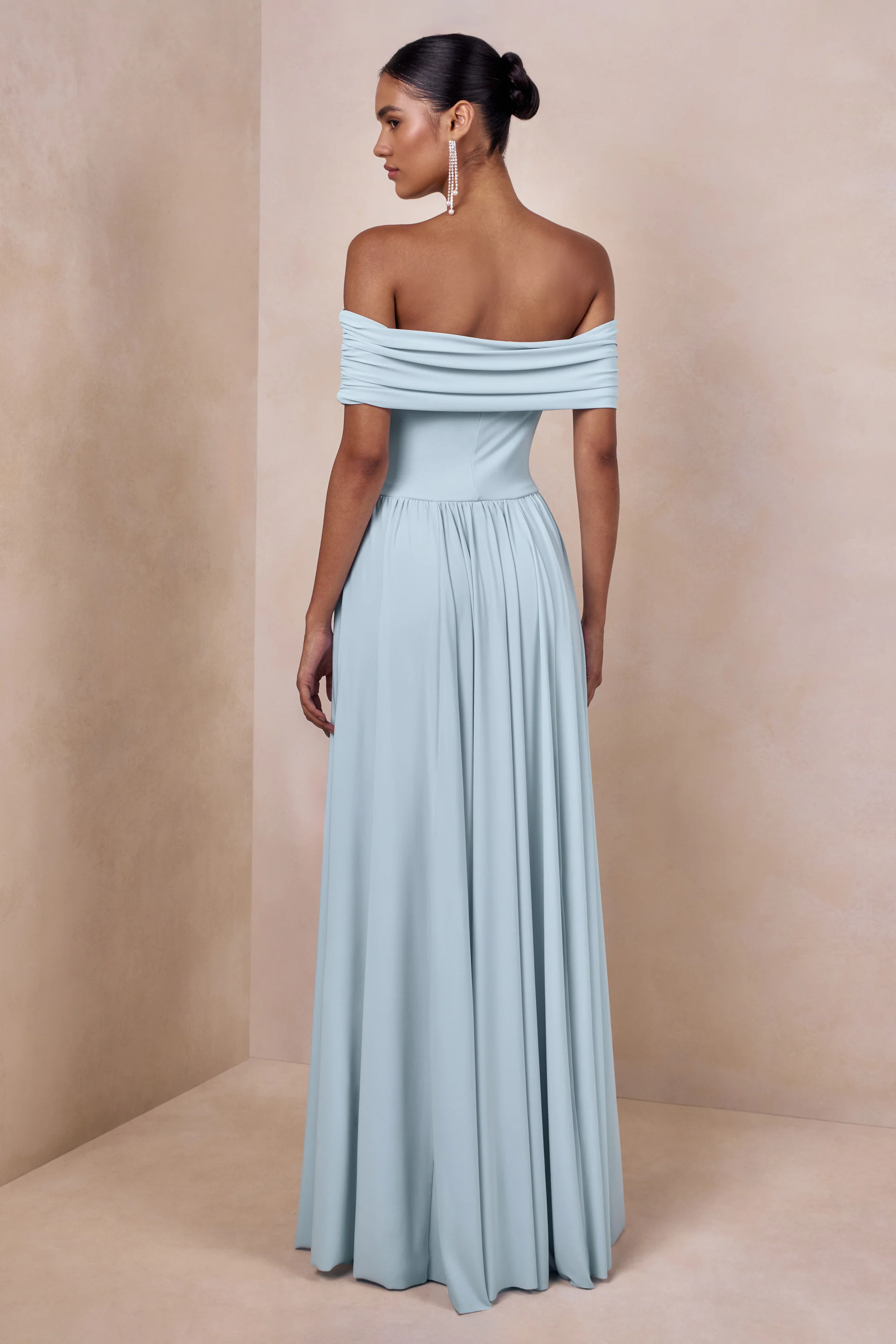 Cindie | Robe longue bleu poudré à col bardot - Image 2