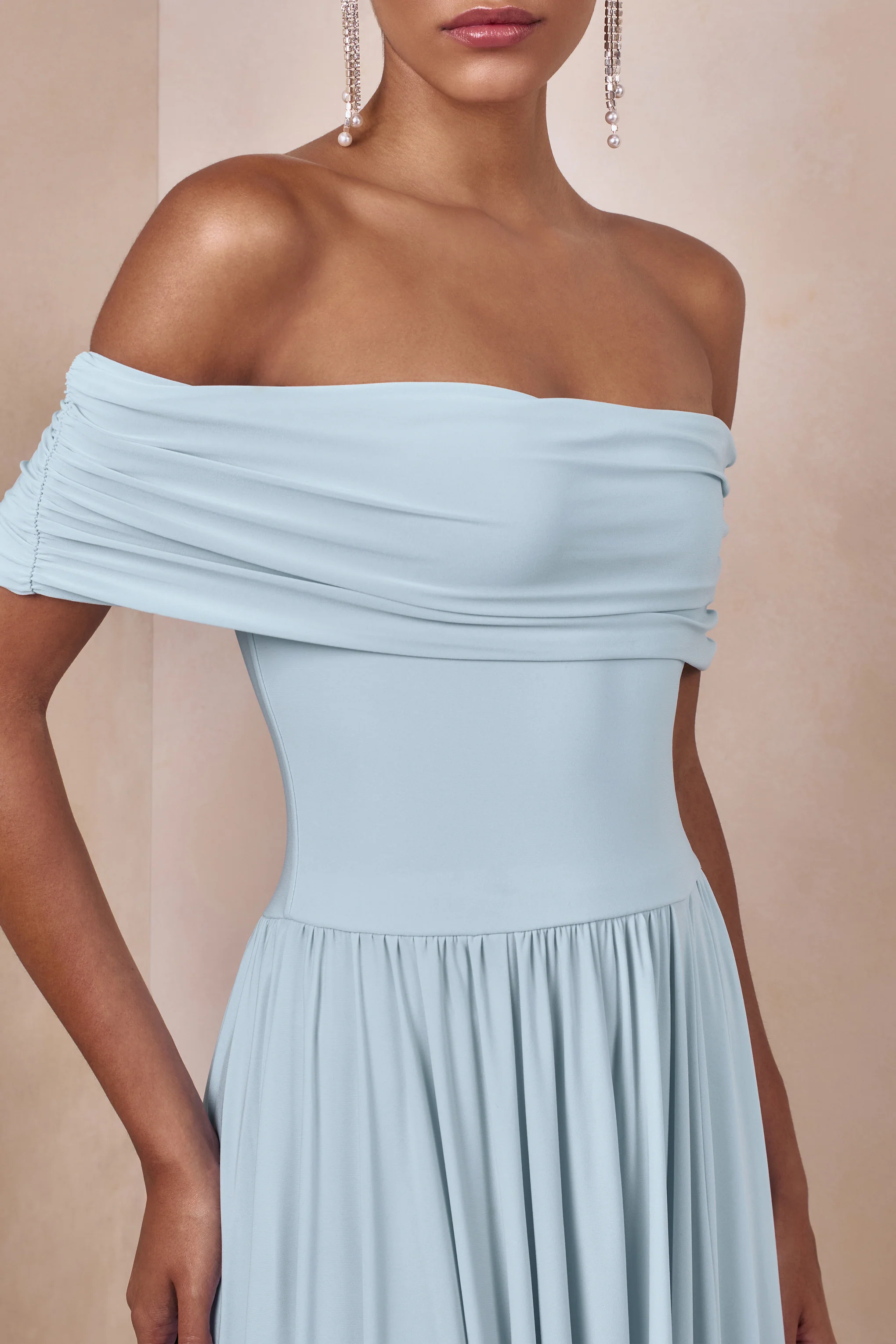 Cindie | Robe longue bleu poudré à col bardot - Image 3