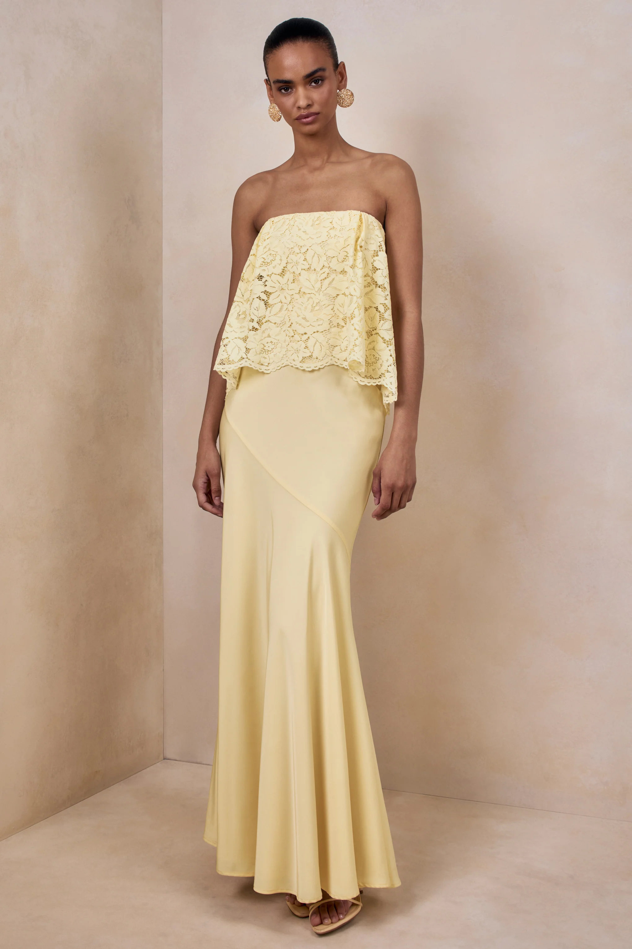 Clemency | Robe longue bandeau en dentelle et satin mat citron