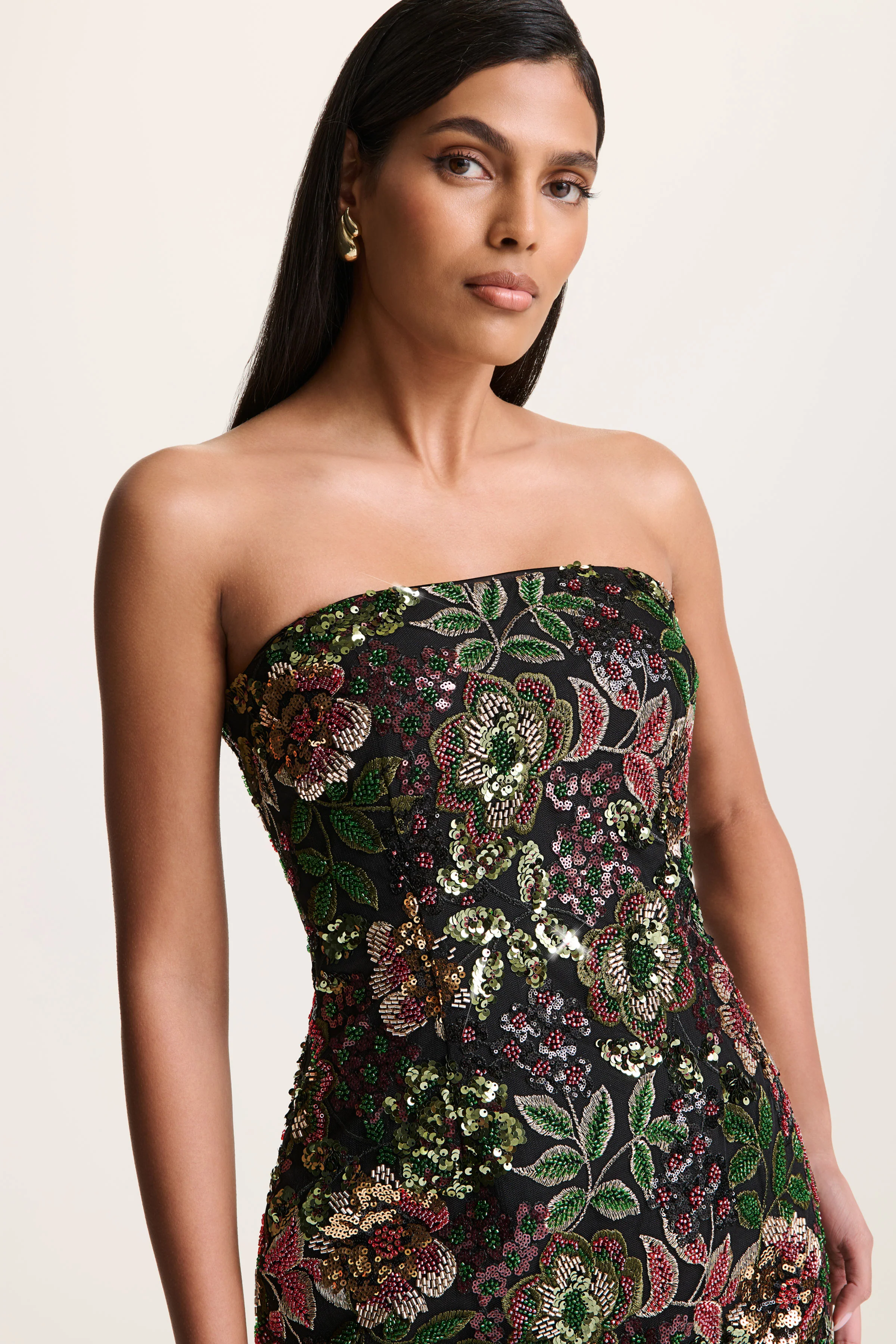 Cora | Robe longue en tulle orné motif floral hivernal à encolure bandeau et détail foulard - Image 4