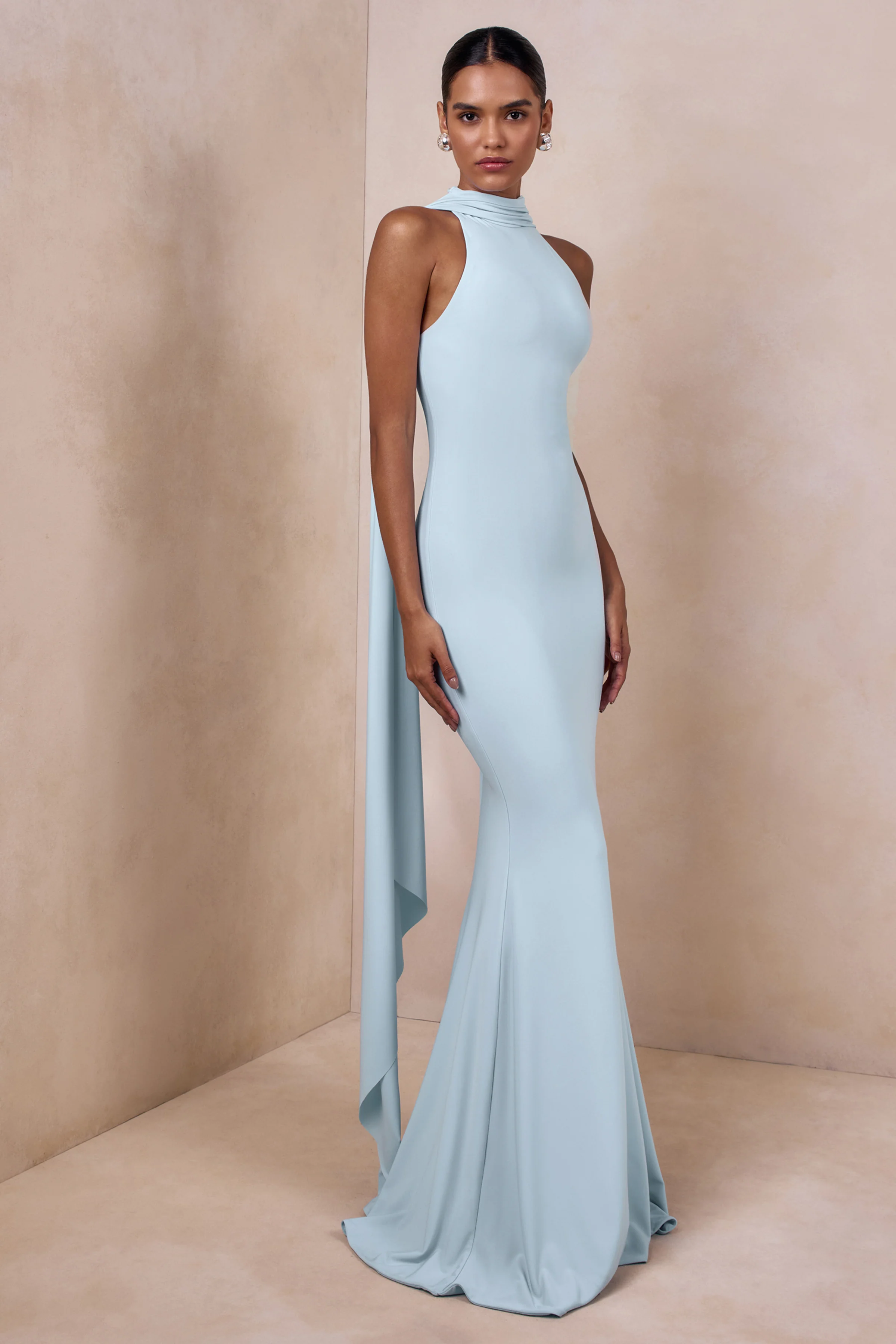Cordy | Robe longue bleu poudré à col montant avec cape
