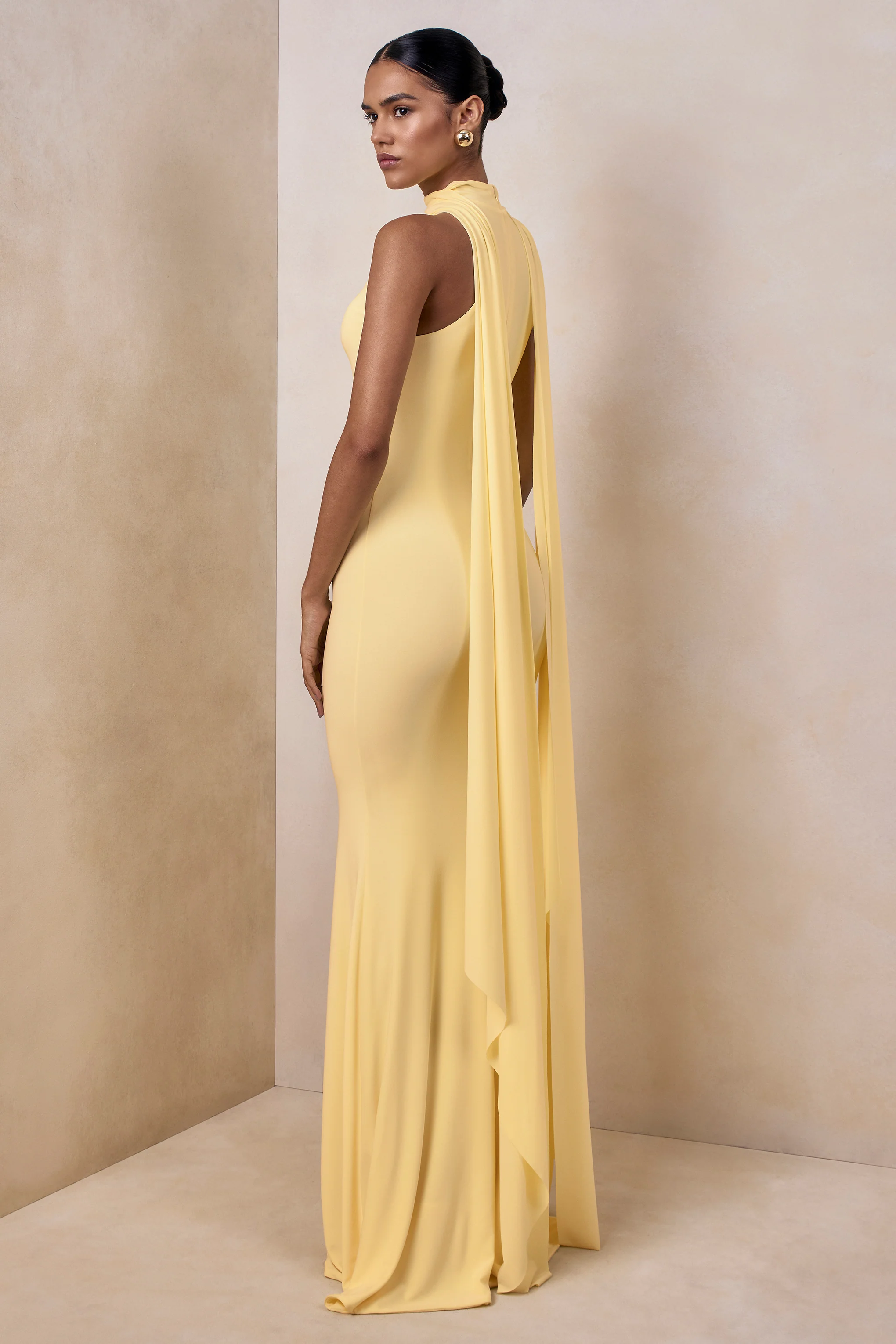 Cordy | Robe longue citron à col haut avec cape - Image 2