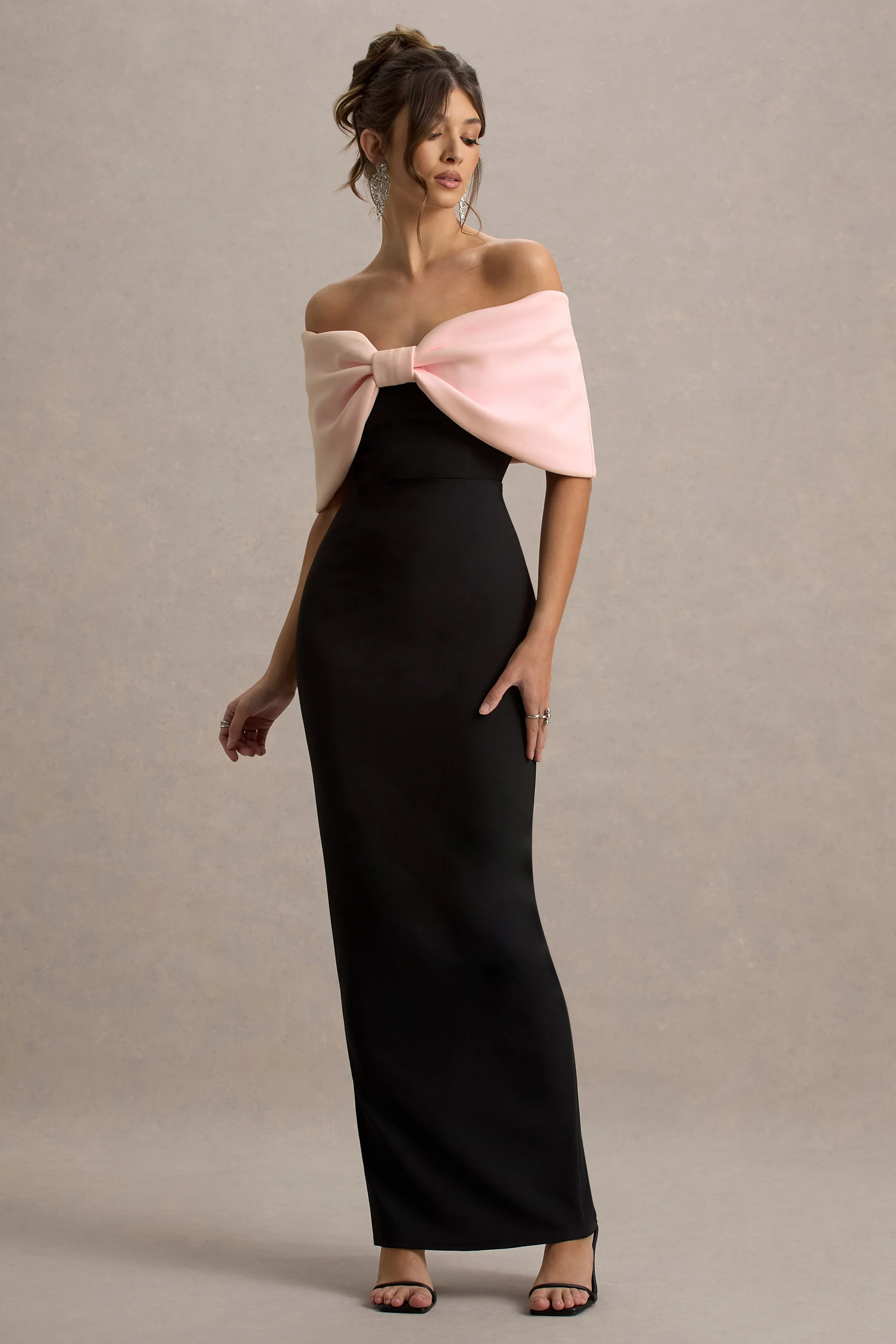 Cornelia | Robe Longue Sans Bretelles Rose et Noire avec Nœud Oversize - Image 5