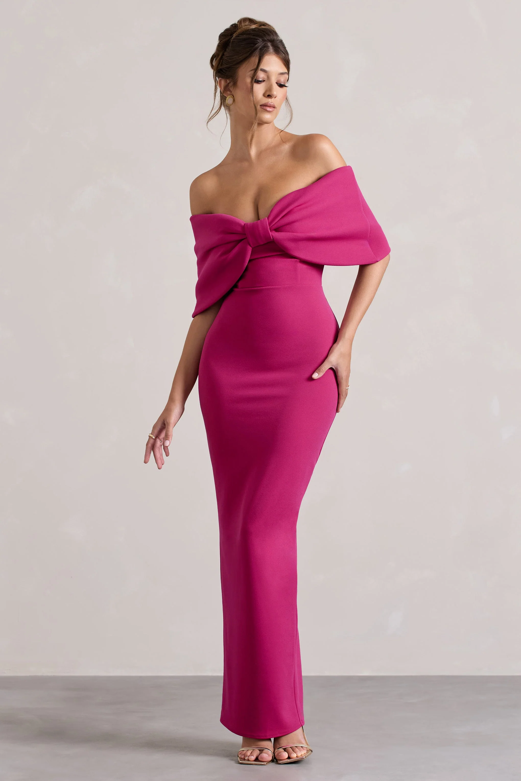 Cornelia | Robe longue sans bretelles rose vif avec un nœud surdimentionné - Image 4