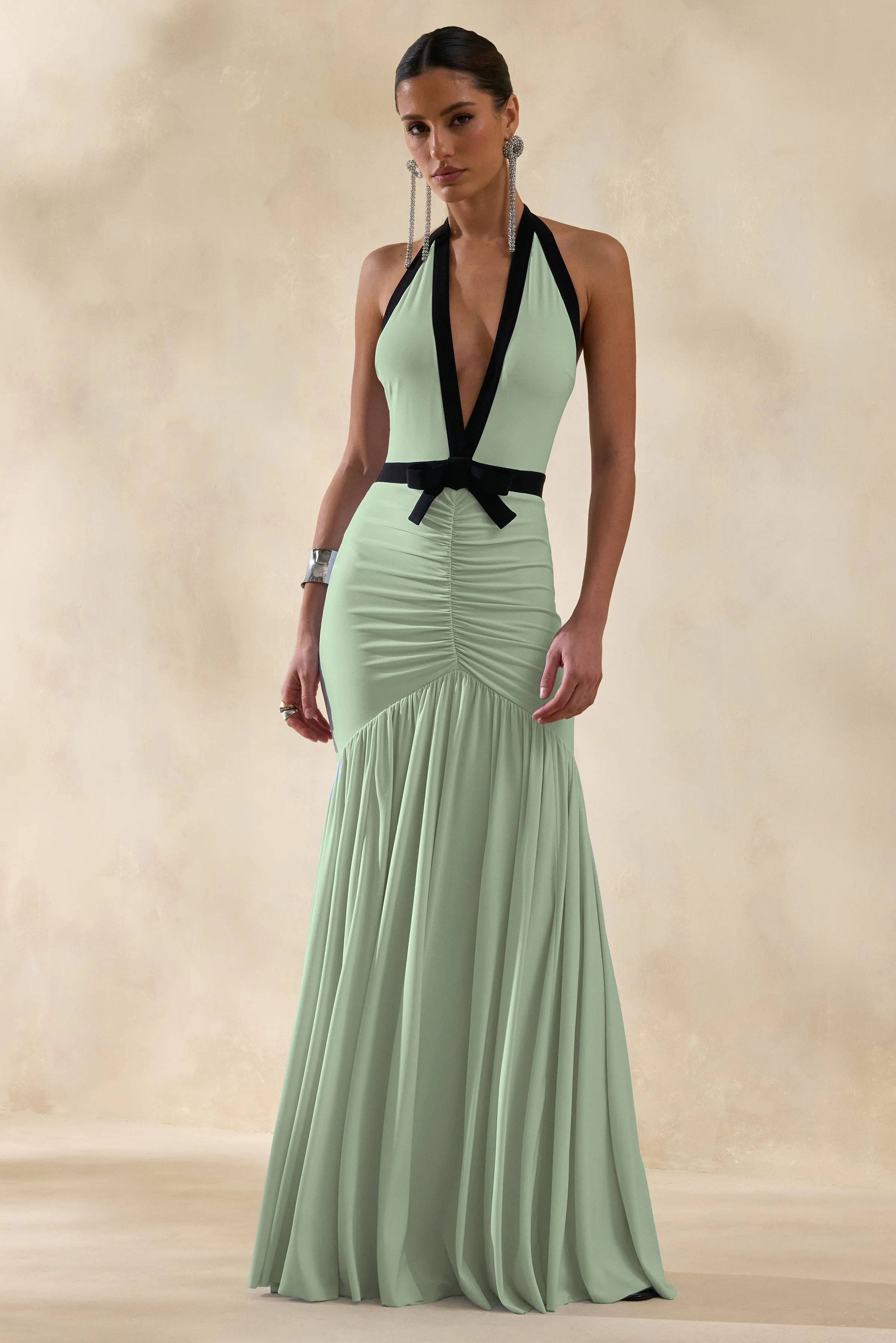 Cosmina | Robe longue menthe à décolleté plongeant avec détail nœud