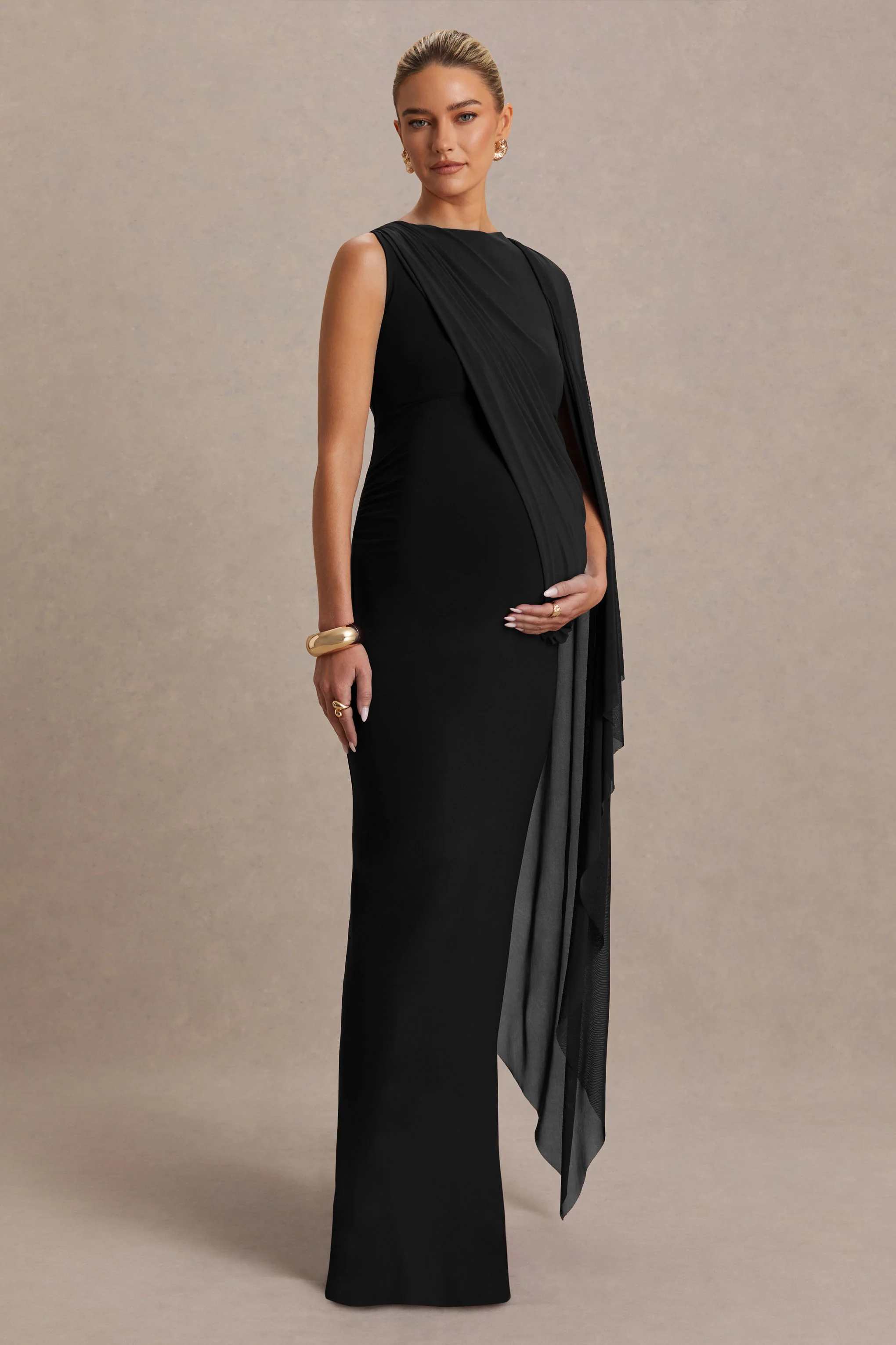 Cristina | Robe longue de maternité noire à encolure haute avec manche-cape - Image 4