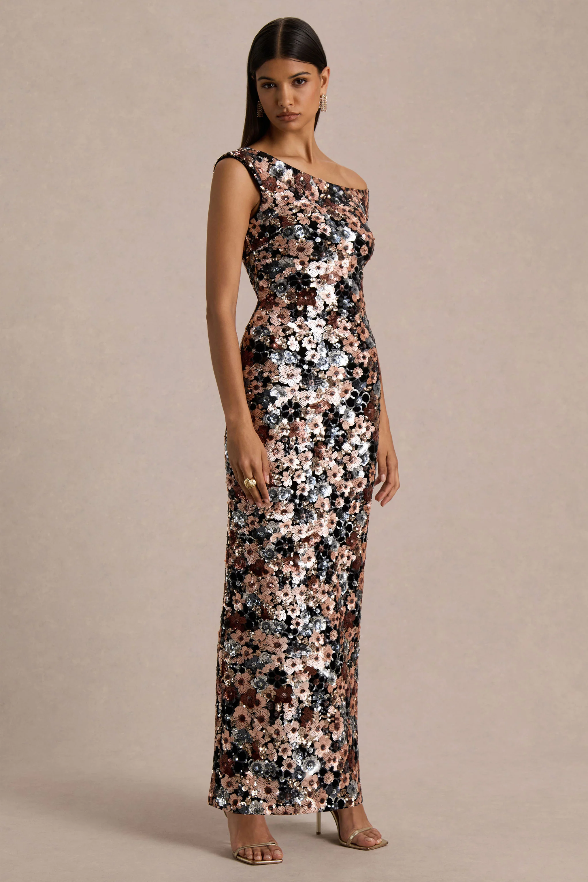 Electric | Robe longue en velours noir à encolure asymétrique avec détails floraux en sequins - Image 5