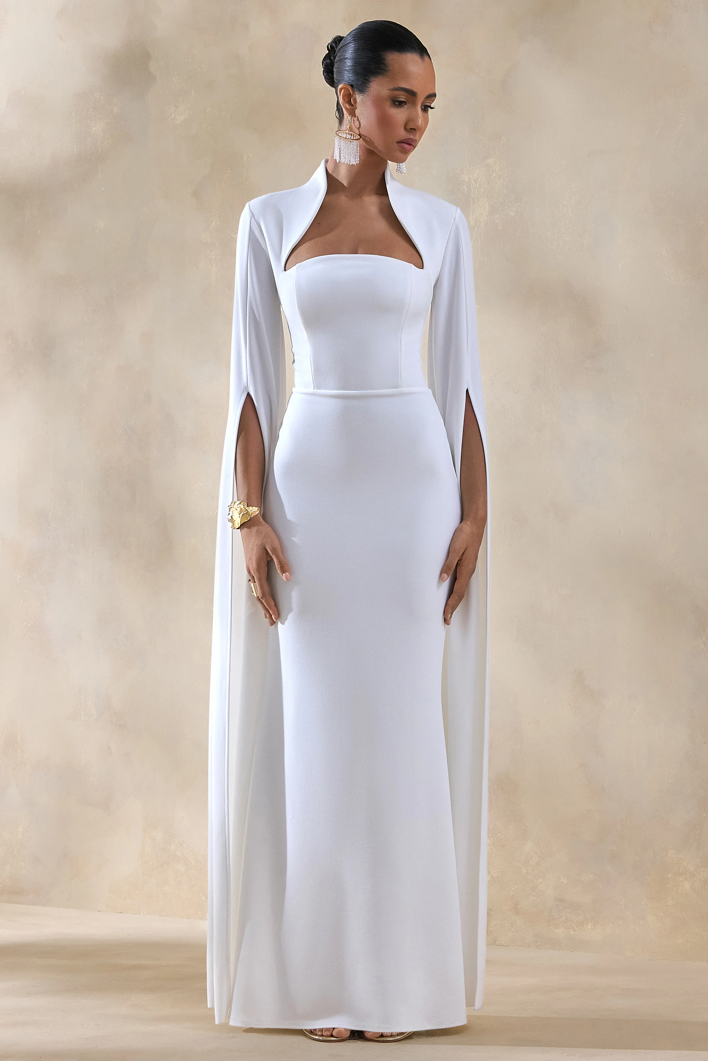 Esme | Robe longue blanche à encolure carrée et manches cape - Image 4