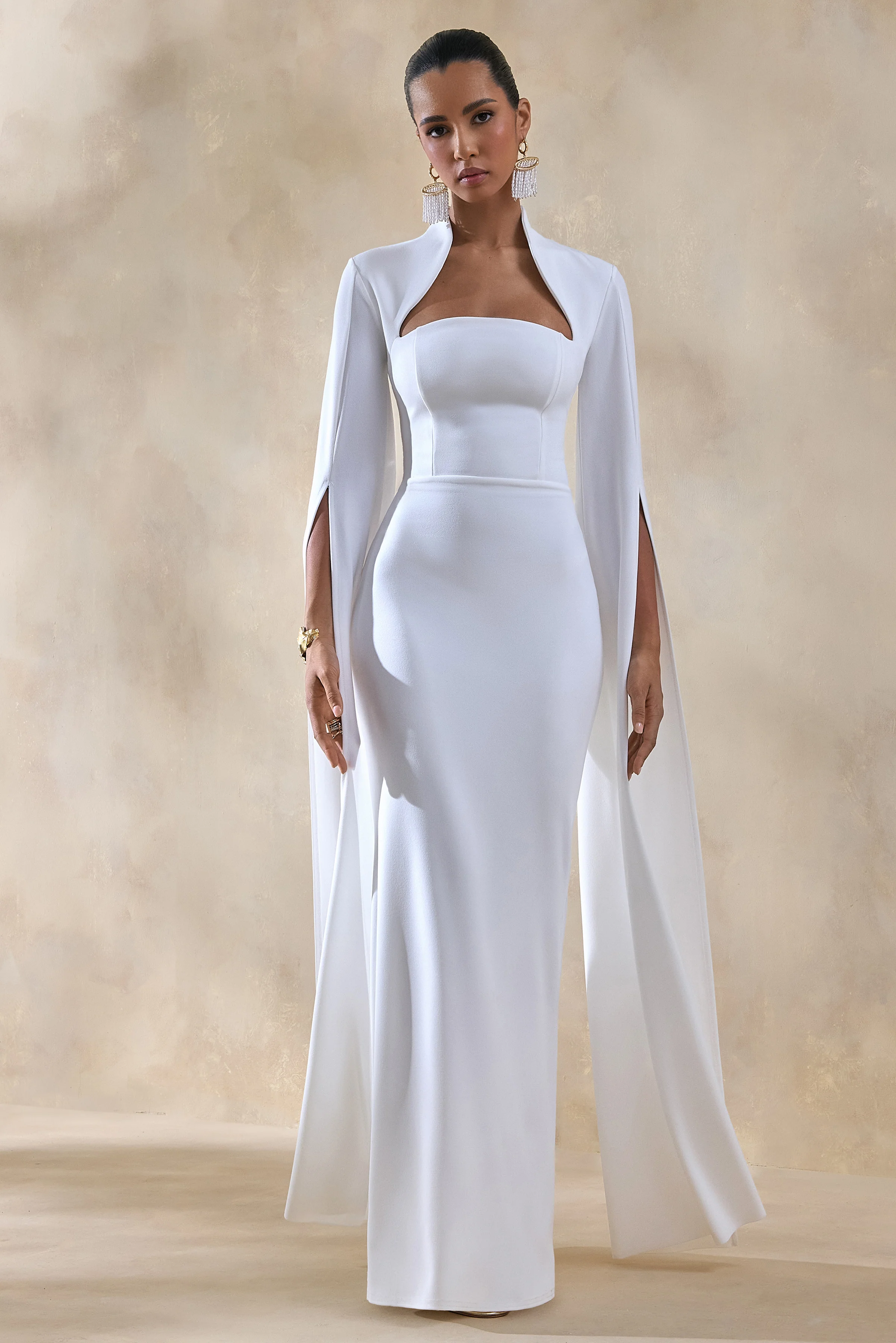 Esme | Robe longue blanche à encolure carrée et manches cape - Image 5