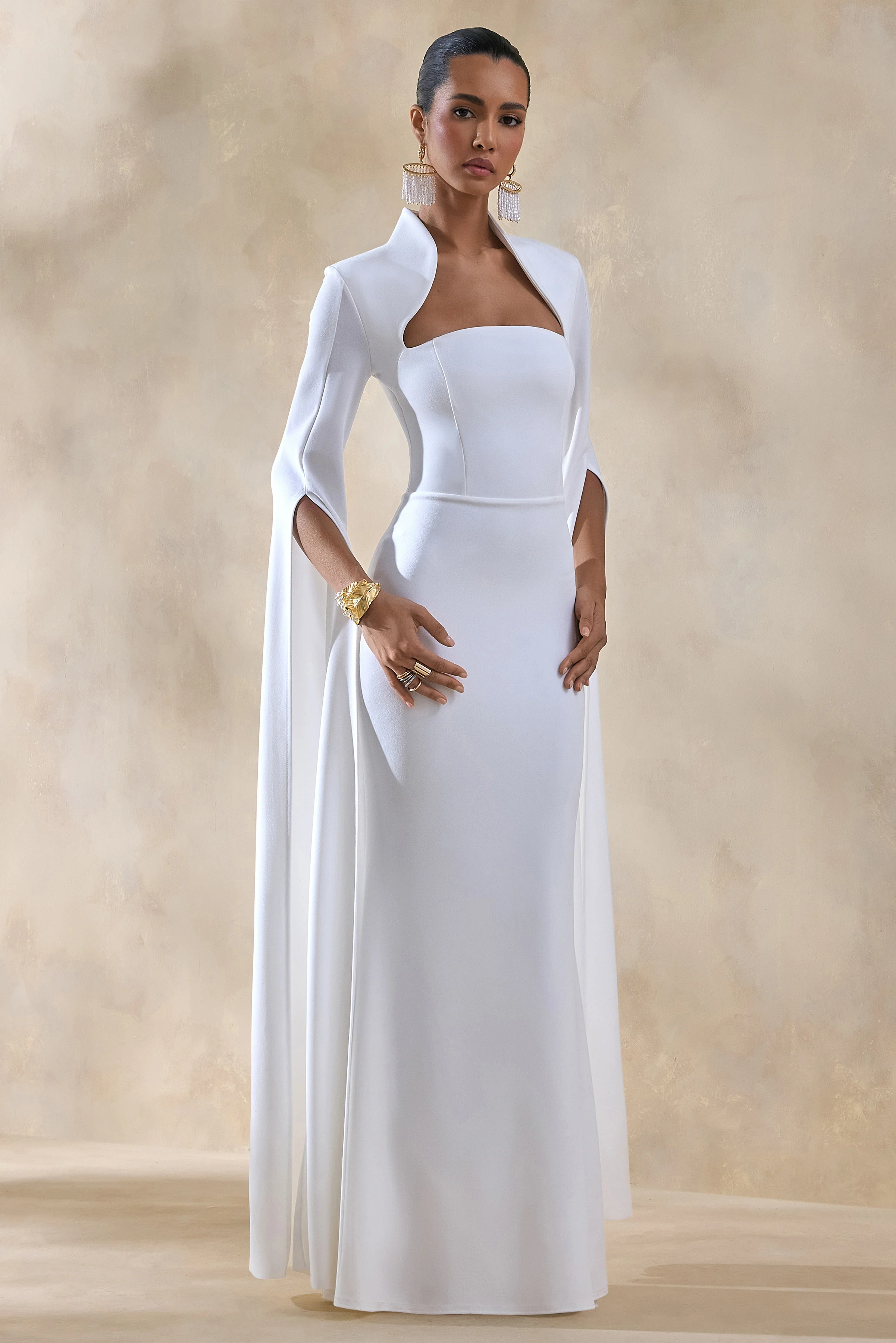 Esme | Robe longue blanche à encolure carrée et manches cape - Image 6