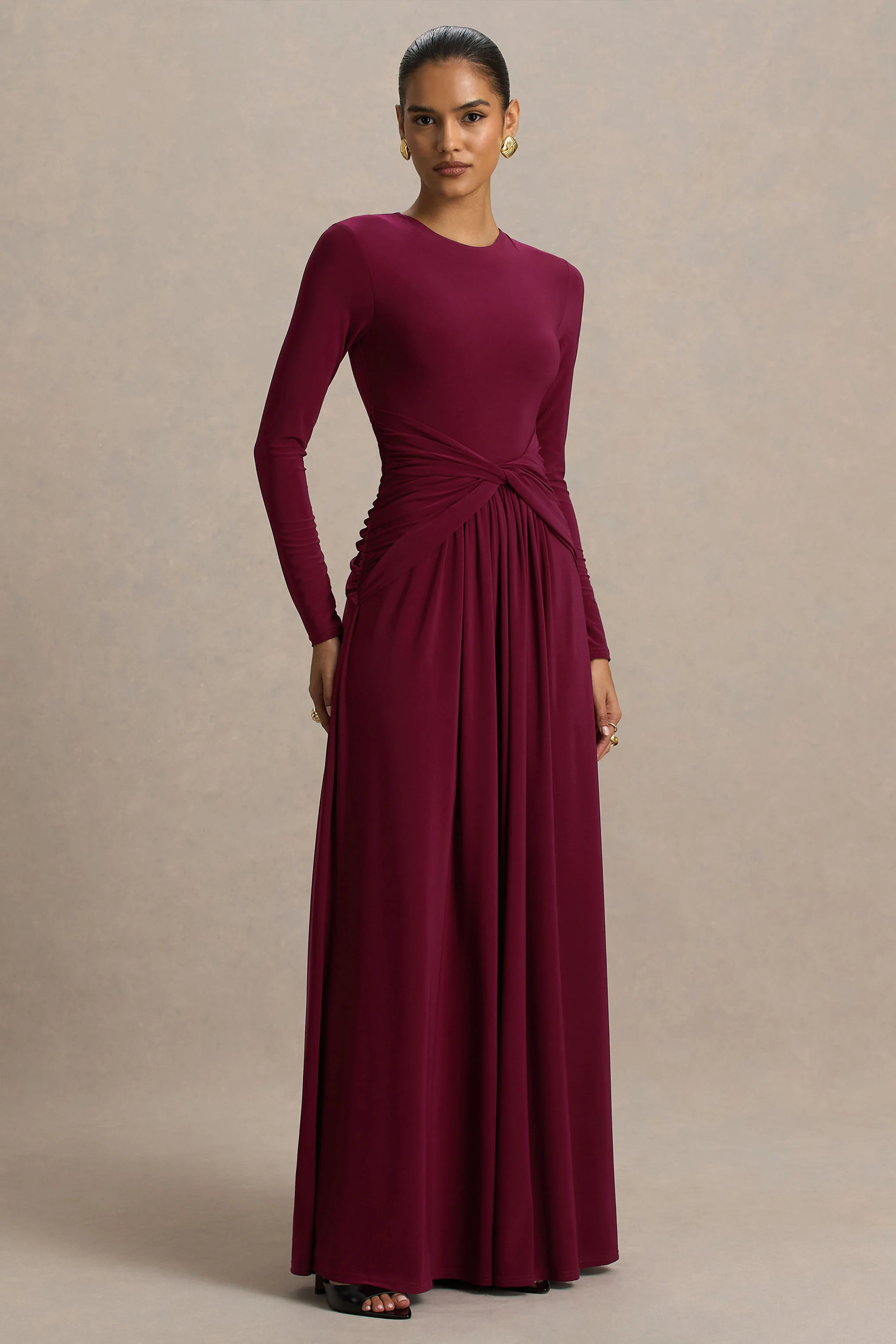 Estrella | Robe longue à haute encolure bordeaux avec détails froncés - Image 5