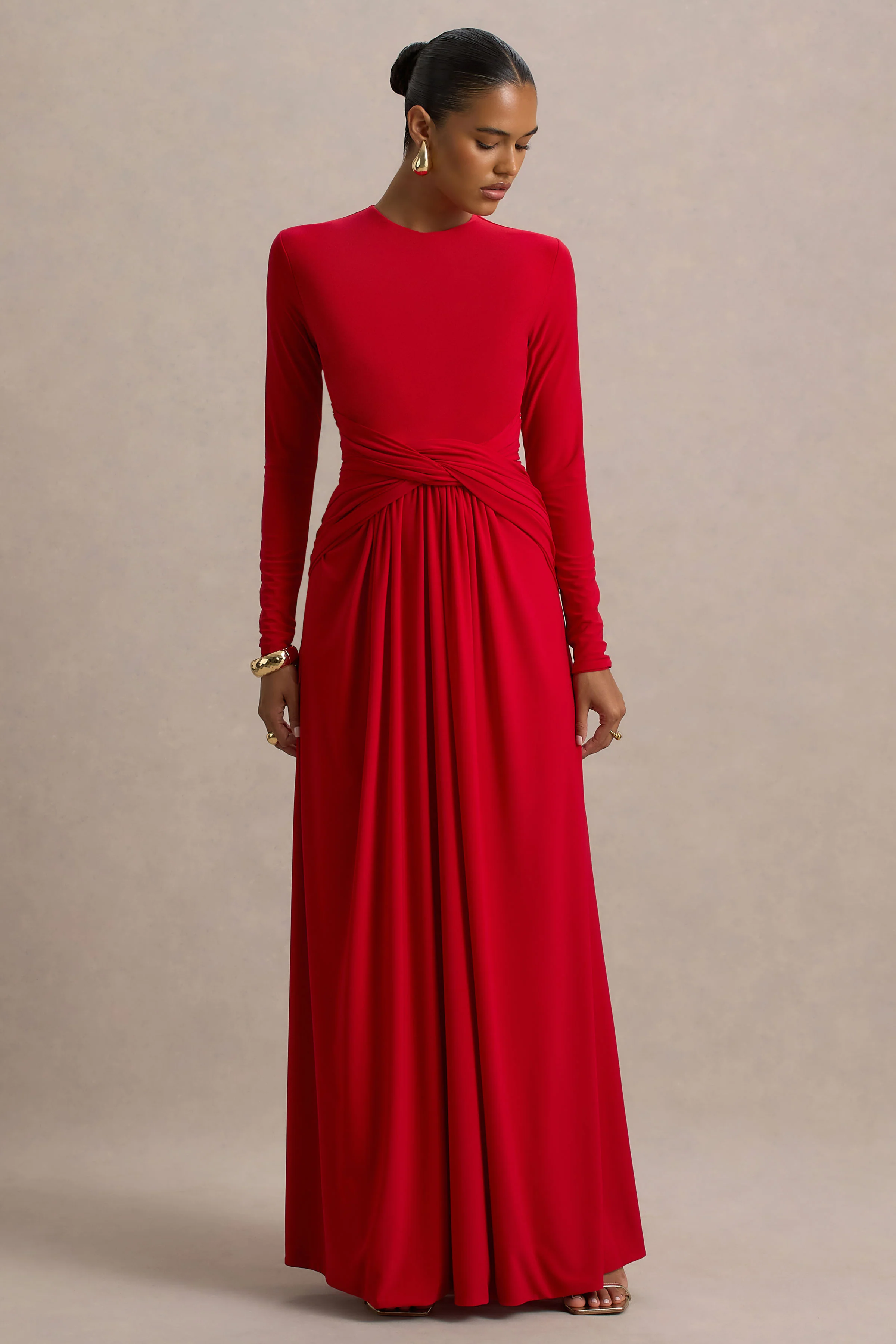 Estrella | Robe Longue Rouge à Col Montant avec Détails Froncés - Image 5