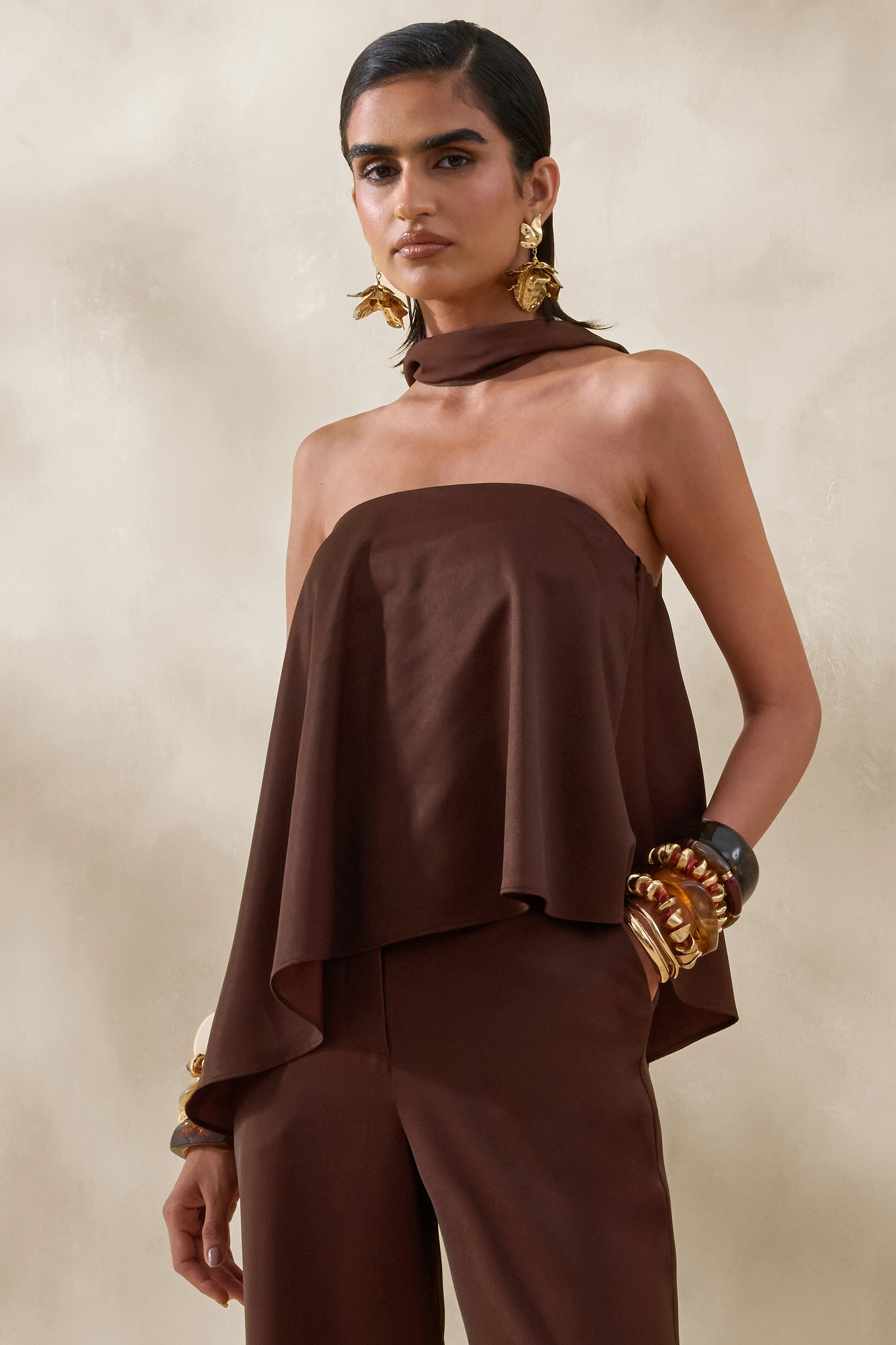 Evandra | Top bandeau en satin marron avec foulard - Image 4