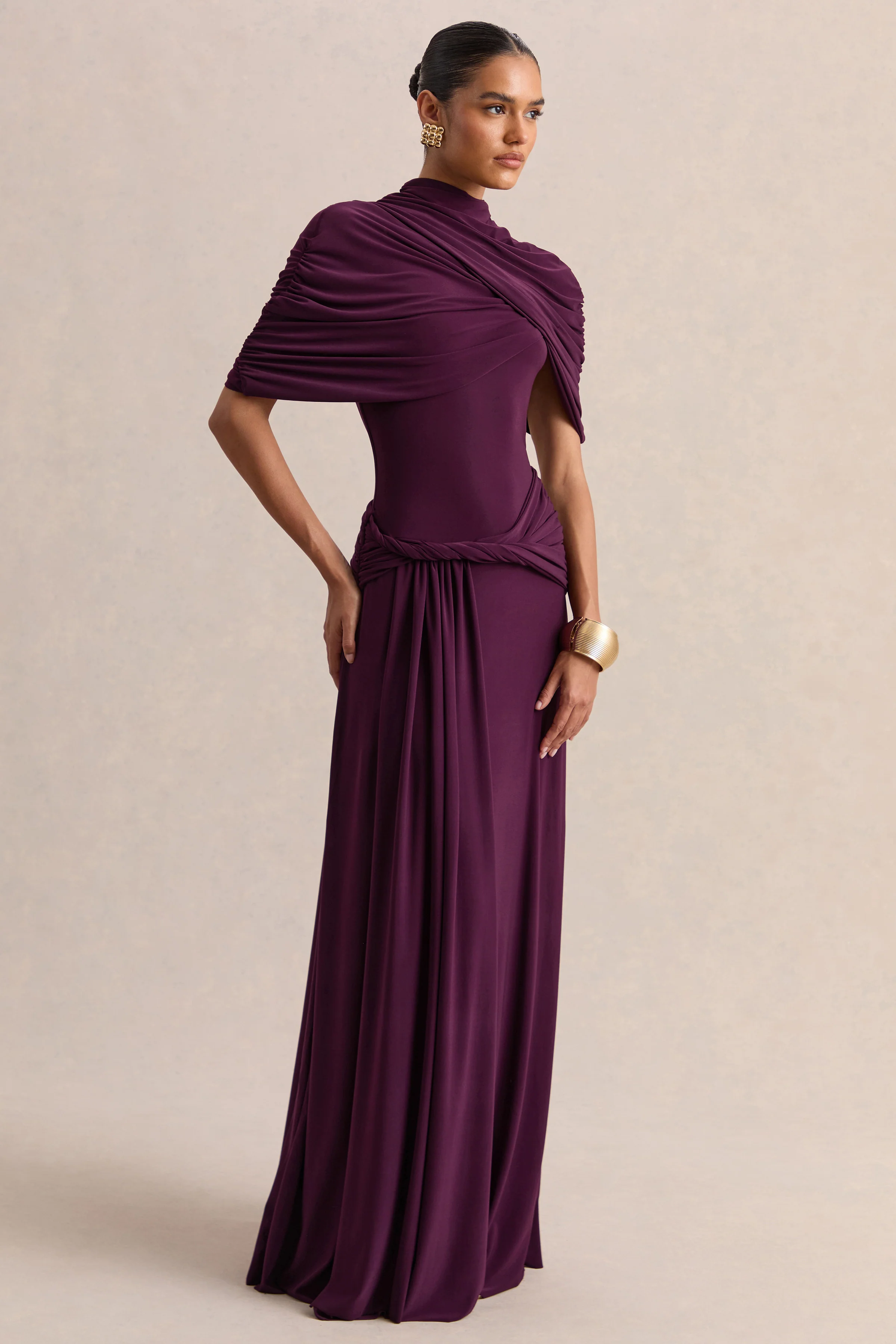 Evelisse | Robe longue prune à encolure haute avec manches cape courtes - Image 4