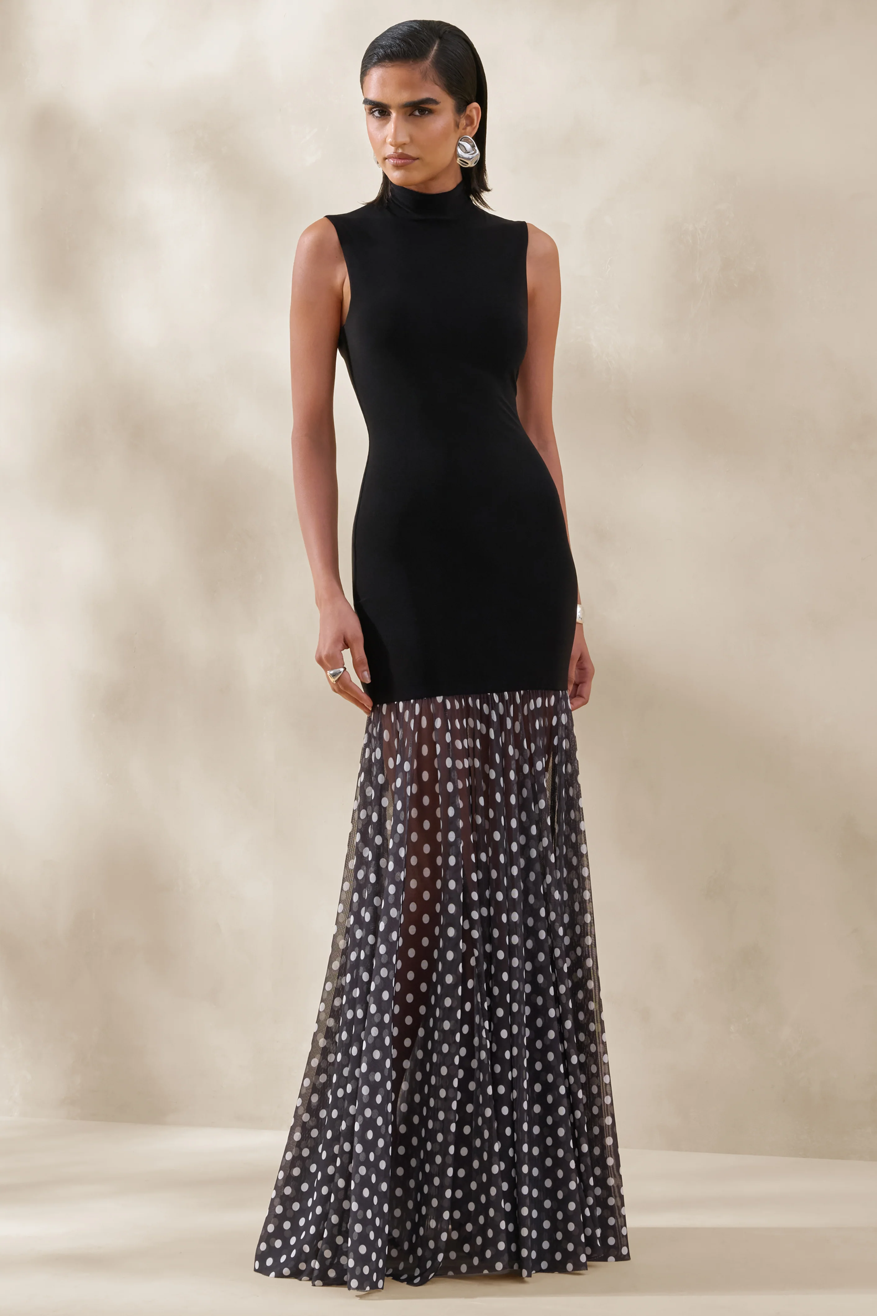 Felina | Robe longue noire à encolure haute avec jupe transparente