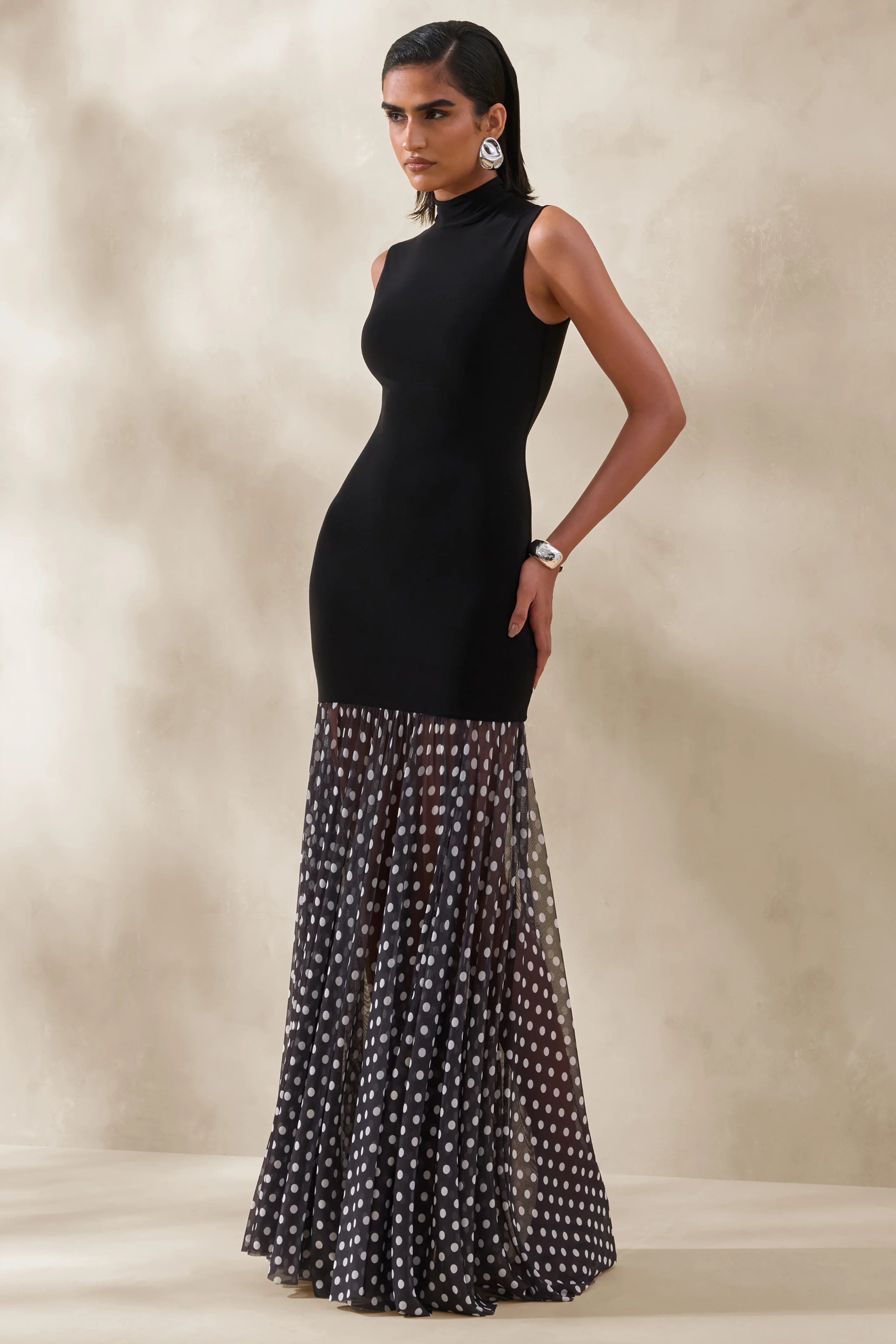 Felina | Robe longue noire à encolure haute avec jupe transparente - Image 5