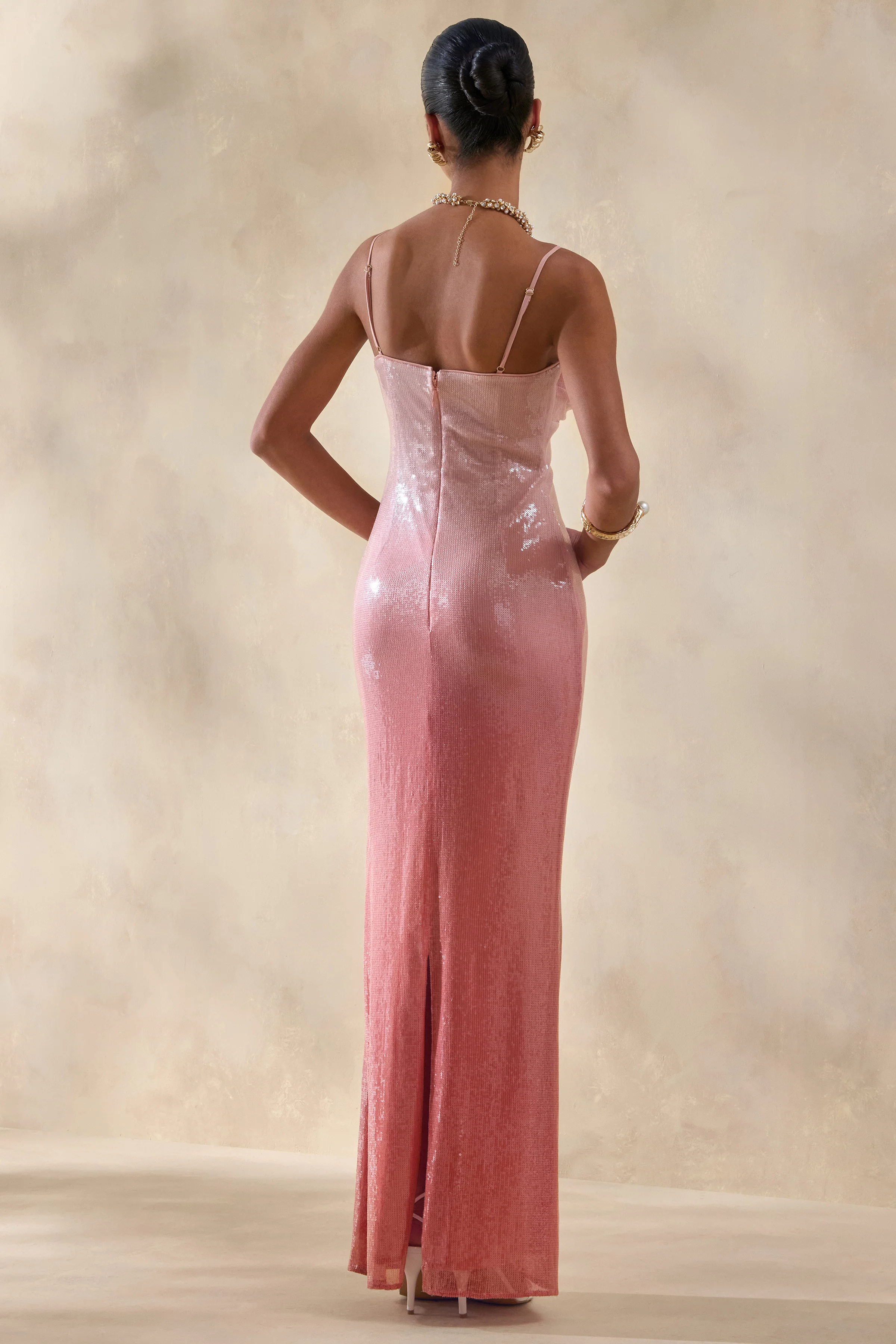 Feloria | Robe longue corail ombré à sequins à encolure drapée - Image 2